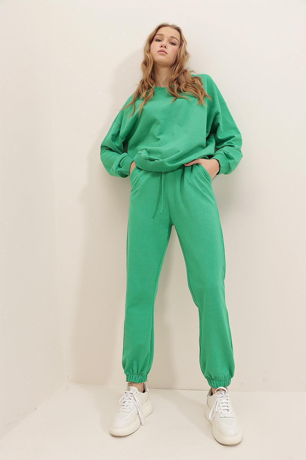 Green Crew Neck Sweatsuit, , large image number 11