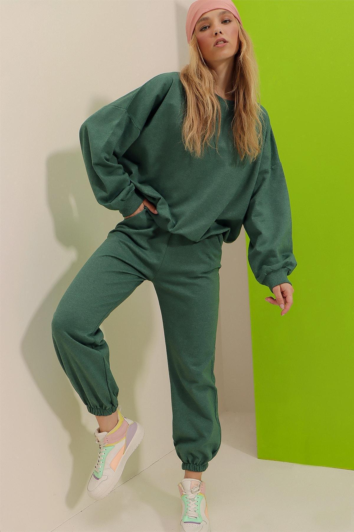 Green Crew Neck Sweatsuit, , large image number 14