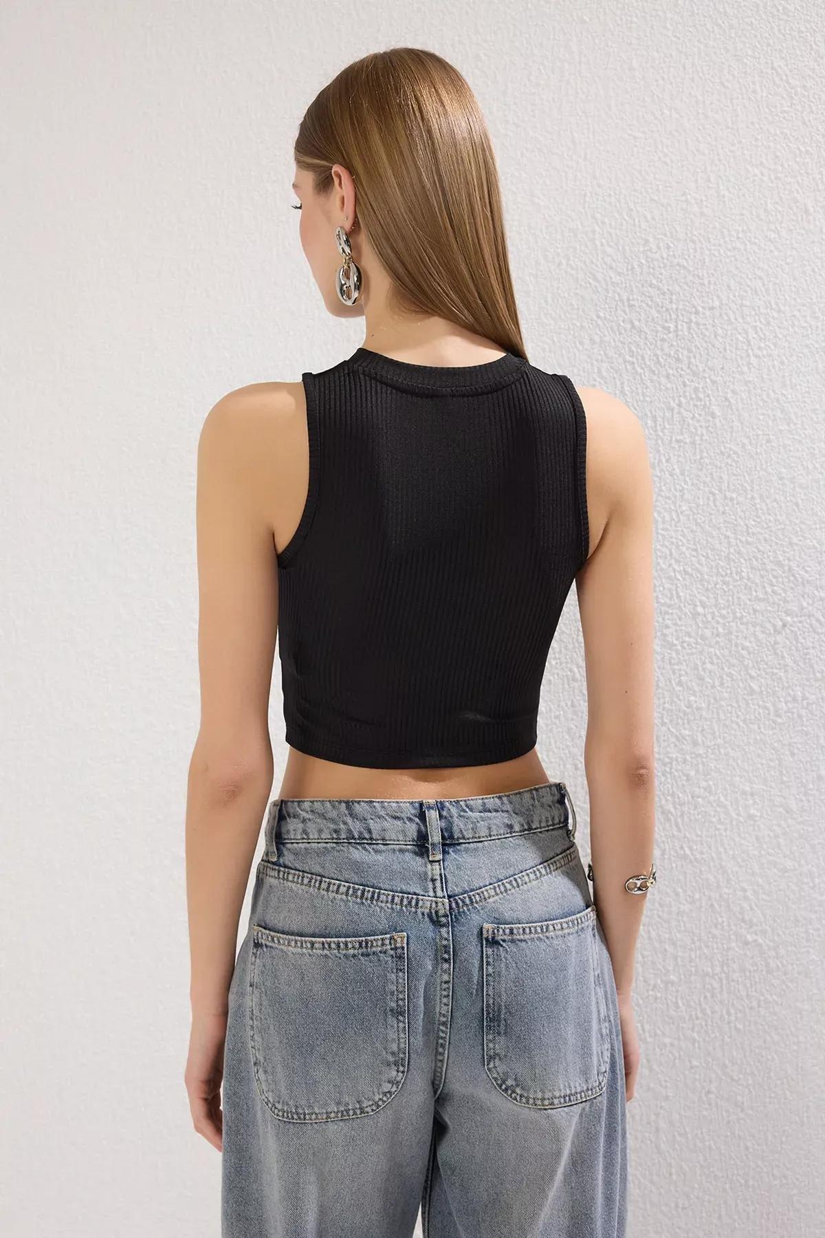 Black Halter Neck Crop Knit Blouse, C101_2094, large image number 3