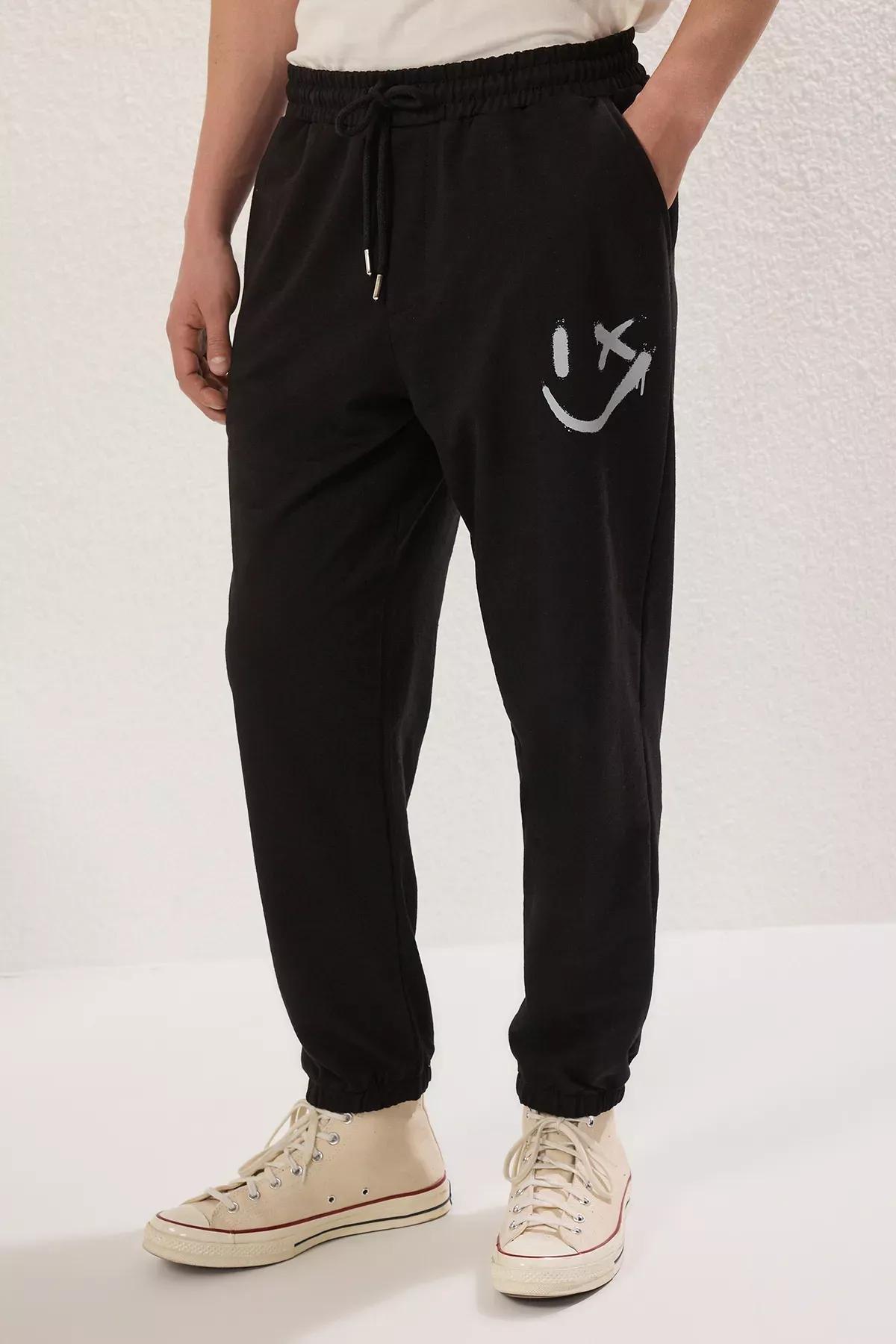 Black Oversize Smiley Print Jogger Sweatpants, , large image number 3
