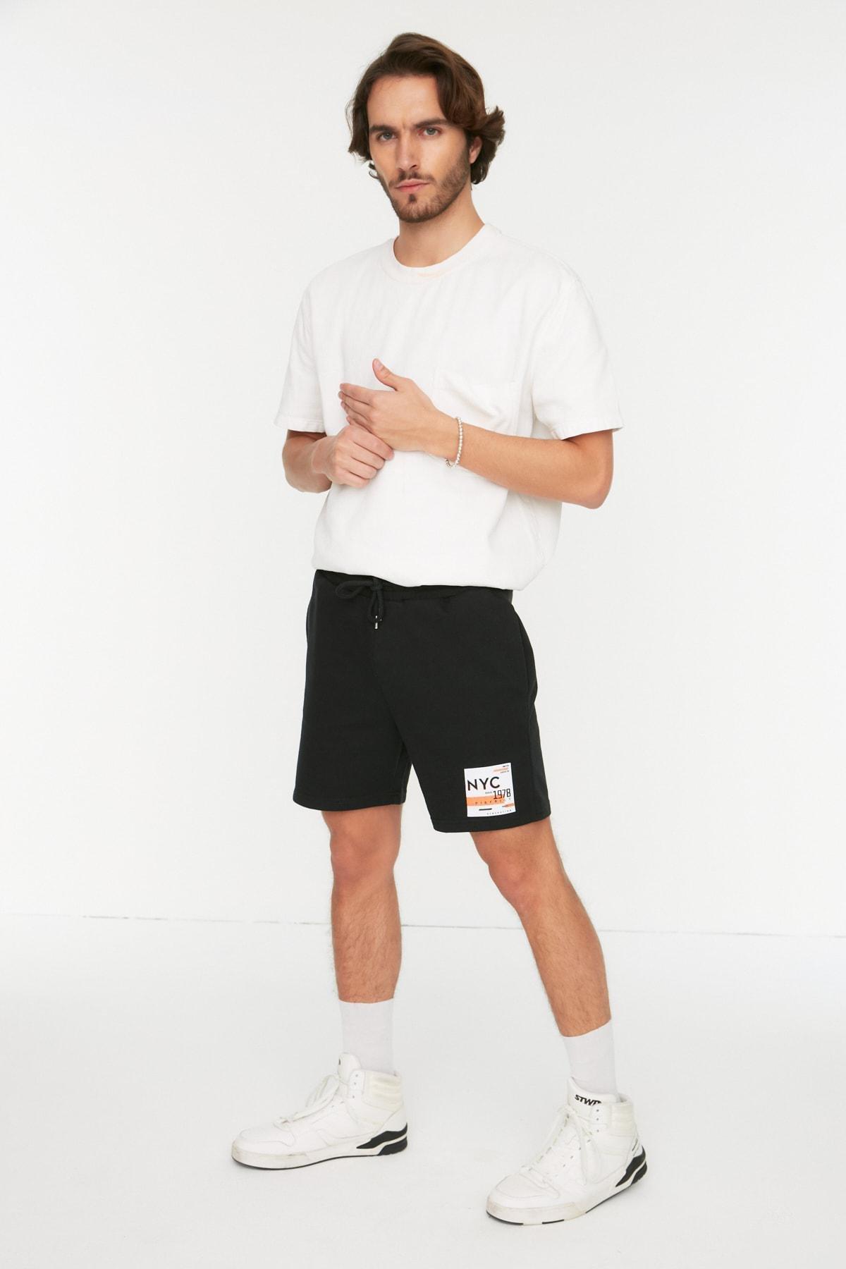 Trendyol - Black Normal Waist Printed Shorts