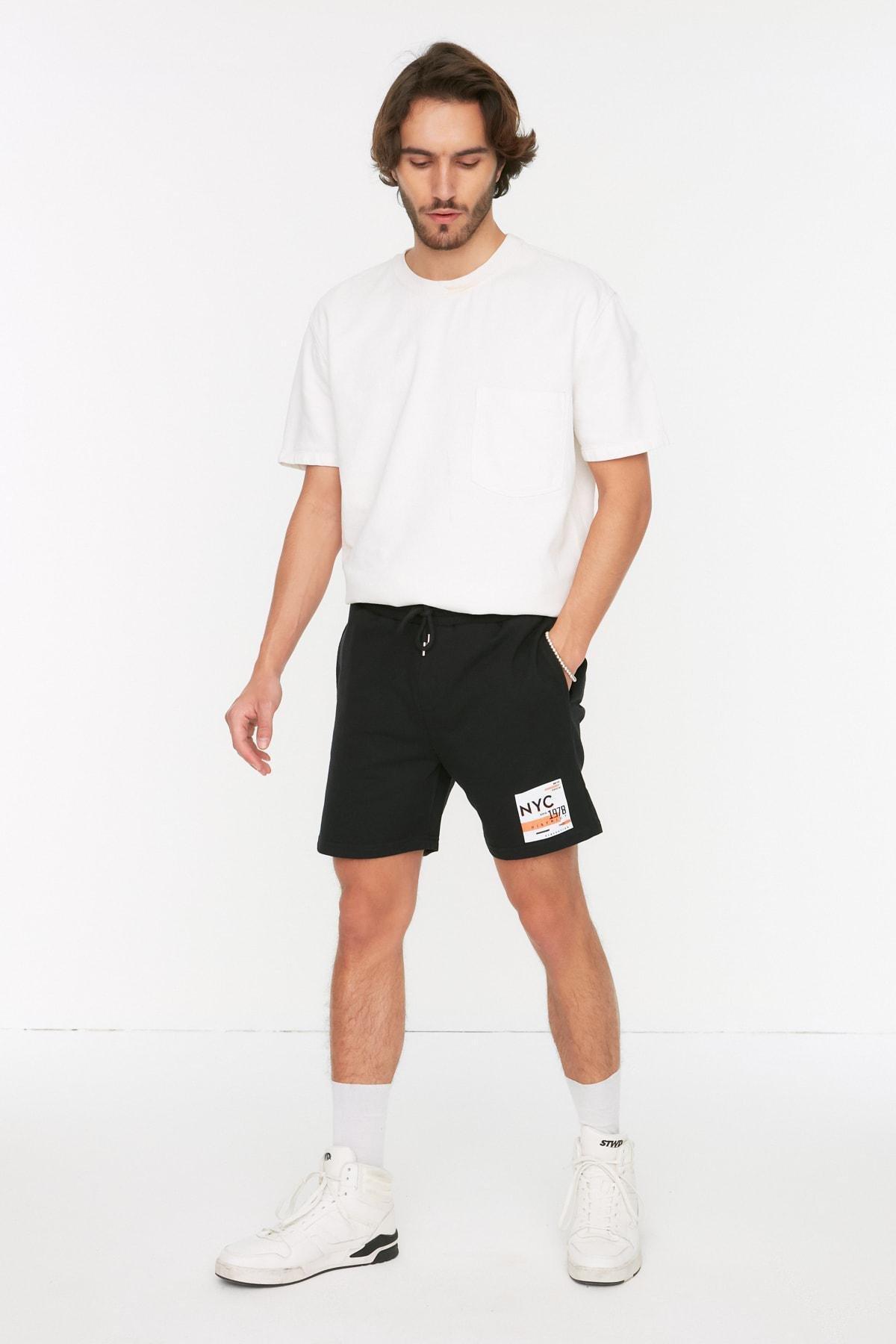 Trendyol - Black Normal Waist Printed Shorts