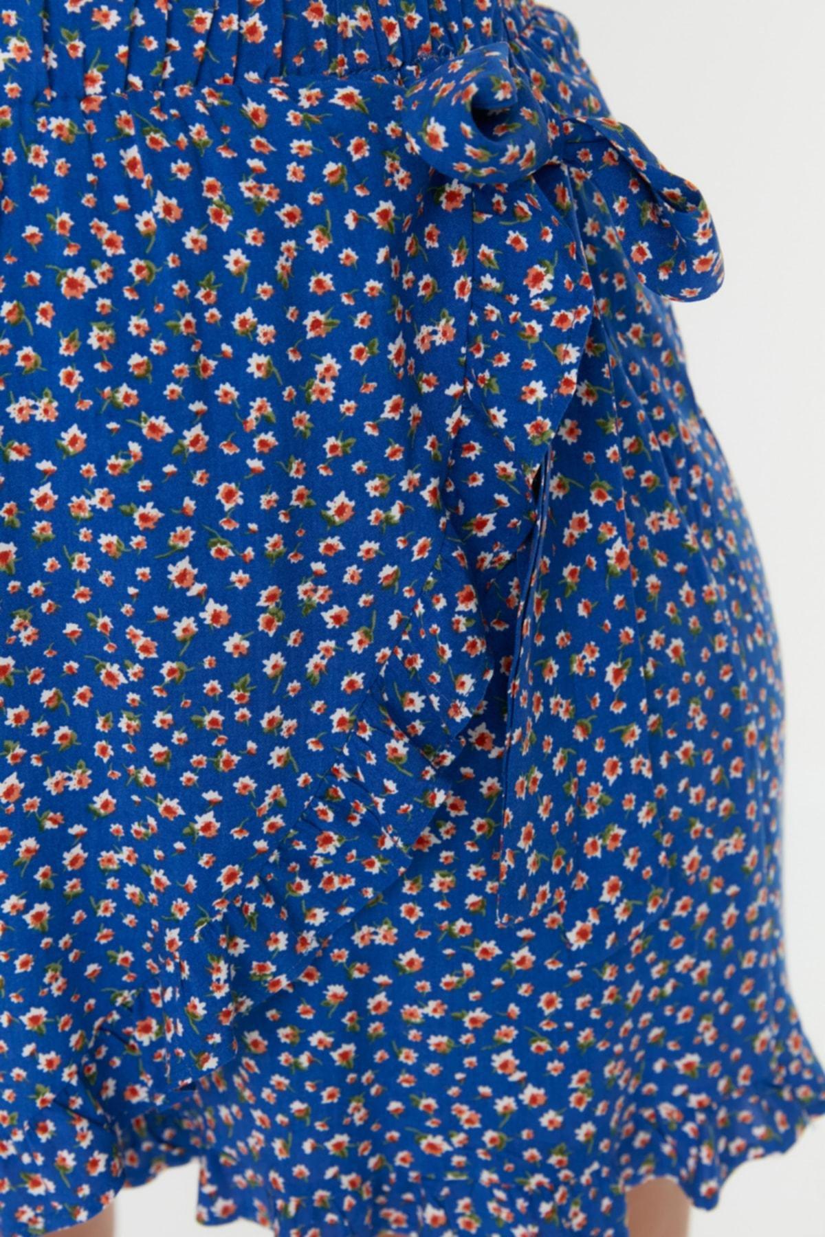 Blue Floral Plus Size Shorts, , large image number 3