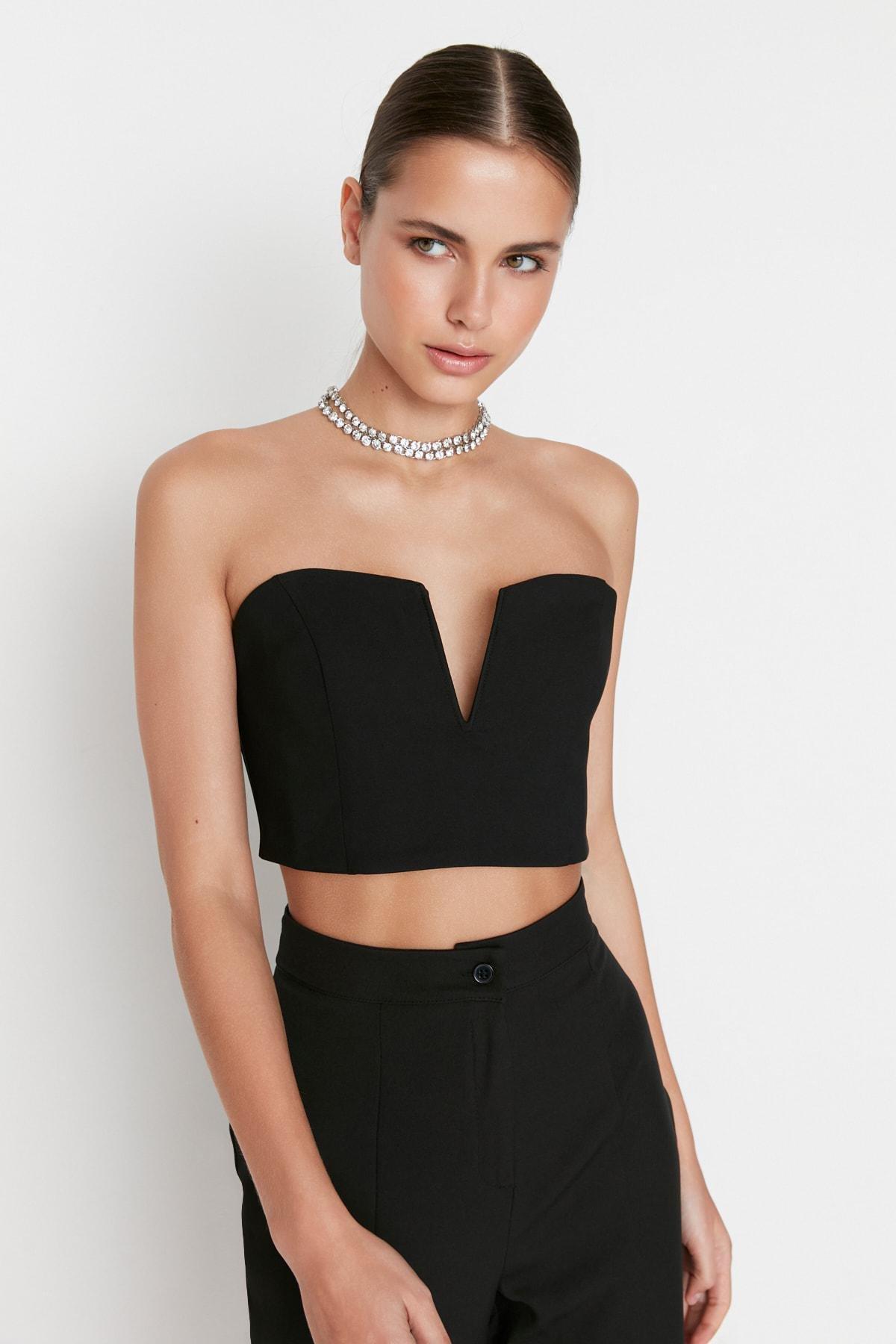 Trendyol Black Sweetheart Neckline Crop Top