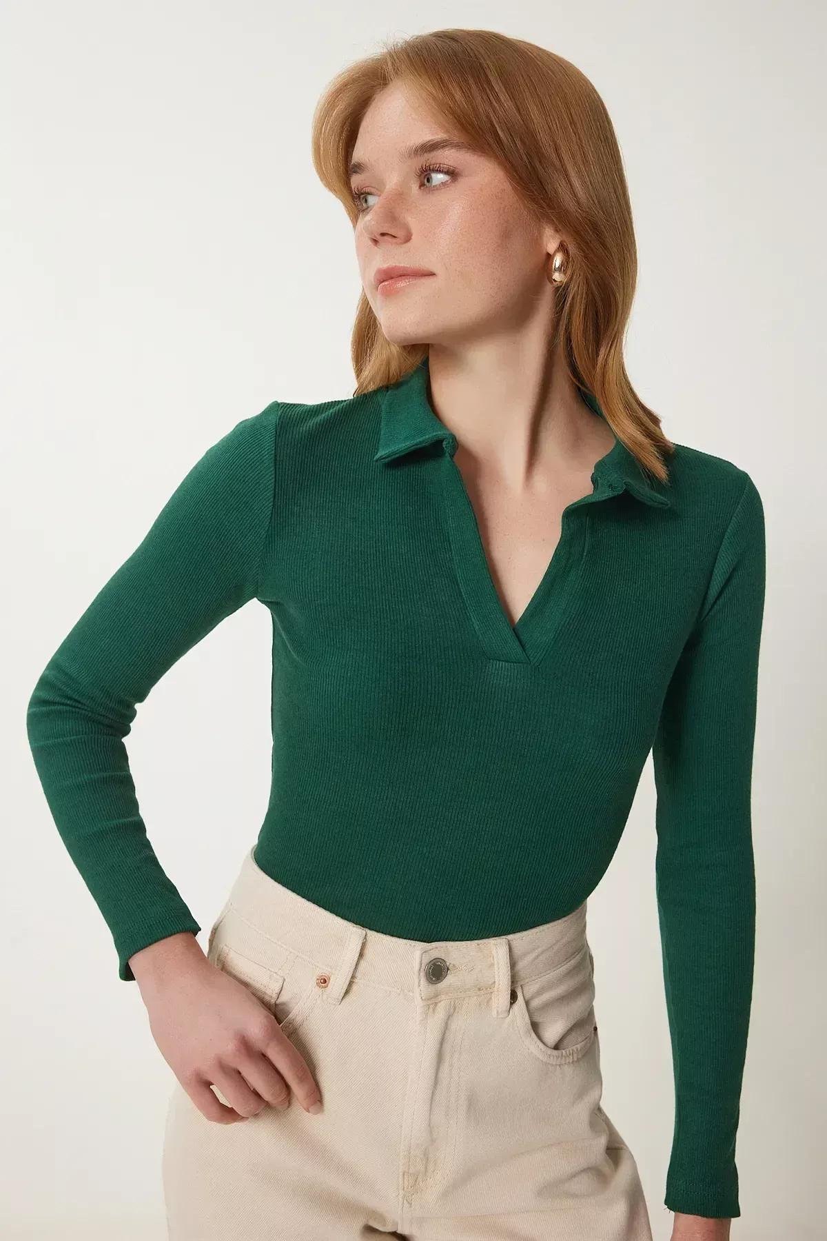 بلوزة بقصة ضيقة وياقة بولو، أخضر, Green, large image number 0