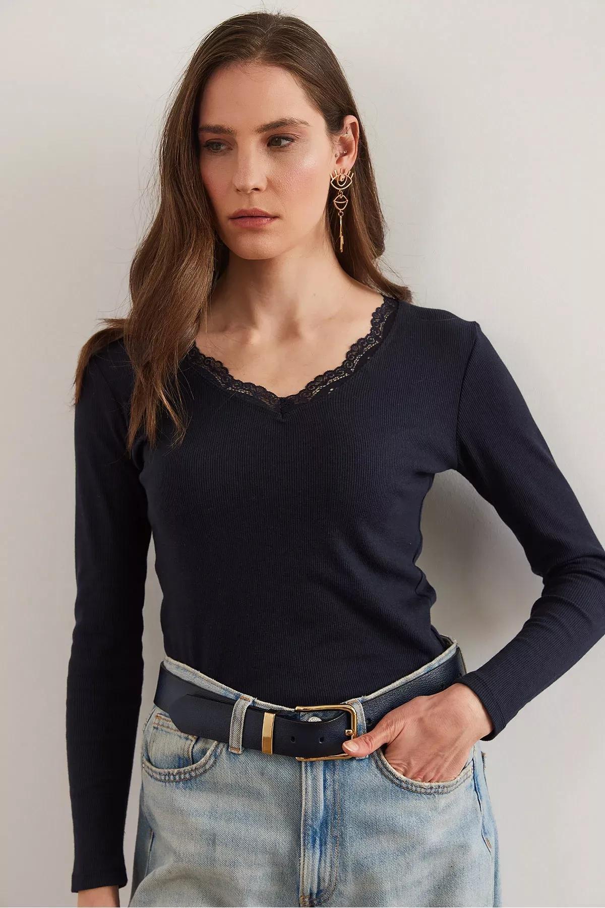 Navy Lace V-Neck Camisole Blouse, Navy blue, large image number 2
