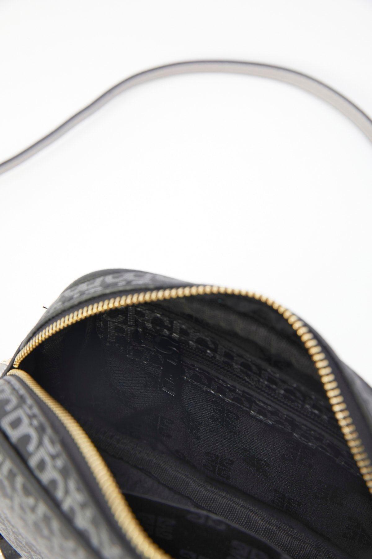Black Small Alphabet Shoulder Bag, C101_6797, large image number 4