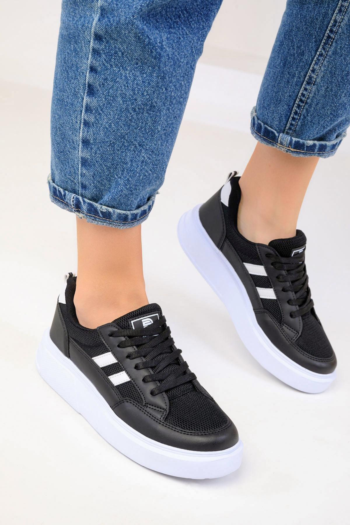 SOHO - Black And White Sneakers