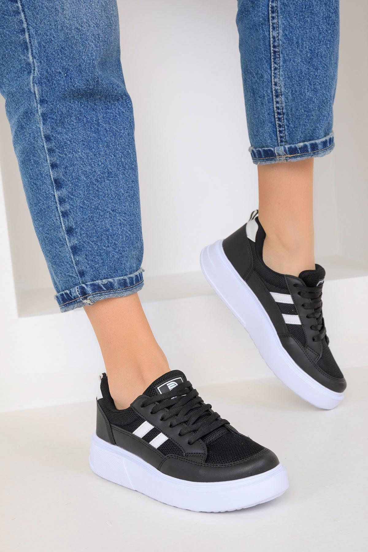 SOHO - Black And White Sneakers