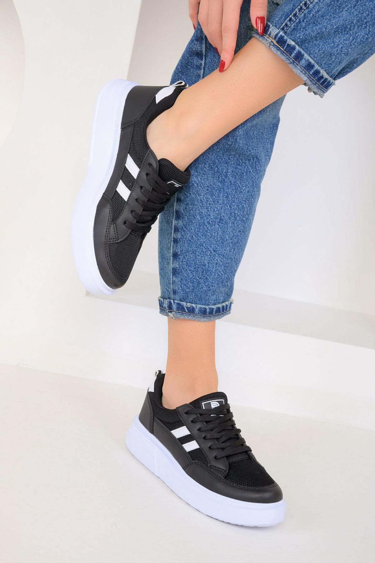 SOHO - Black And White Sneakers