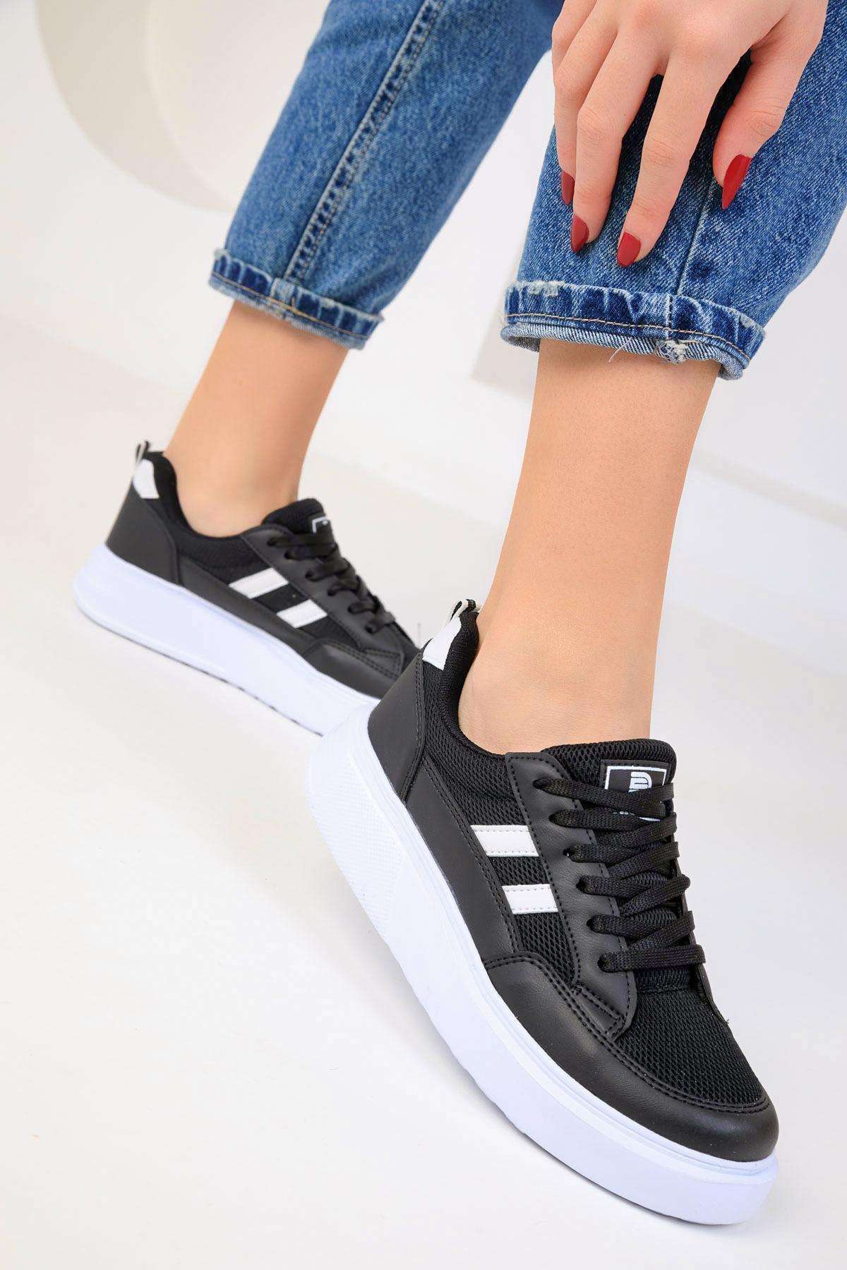 SOHO - Black And White Sneakers