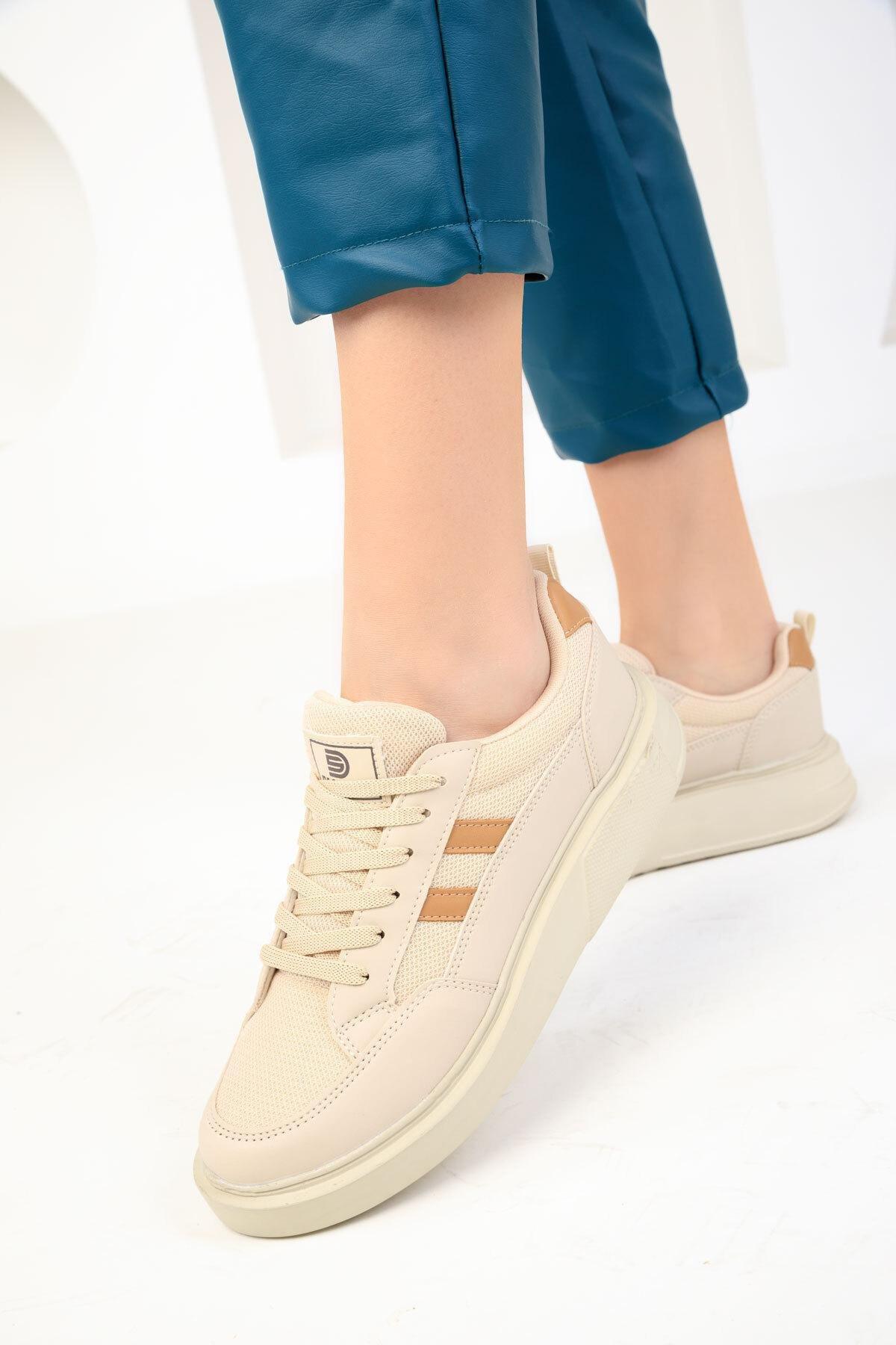 SOHO - Beige Lace-Up Sneakers