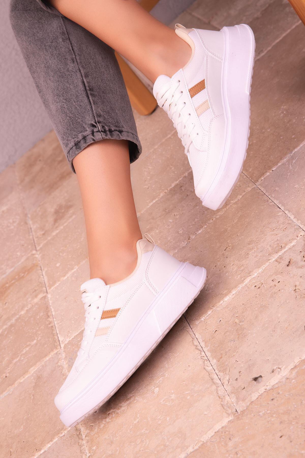 SOHO - White Lace-Up Sneakers