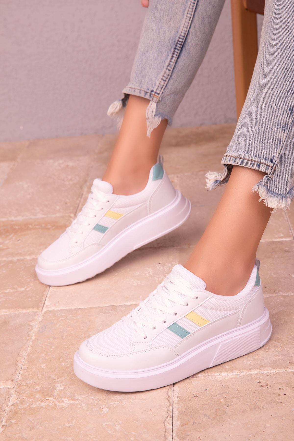 SOHO - White Lace-Up Sneakers