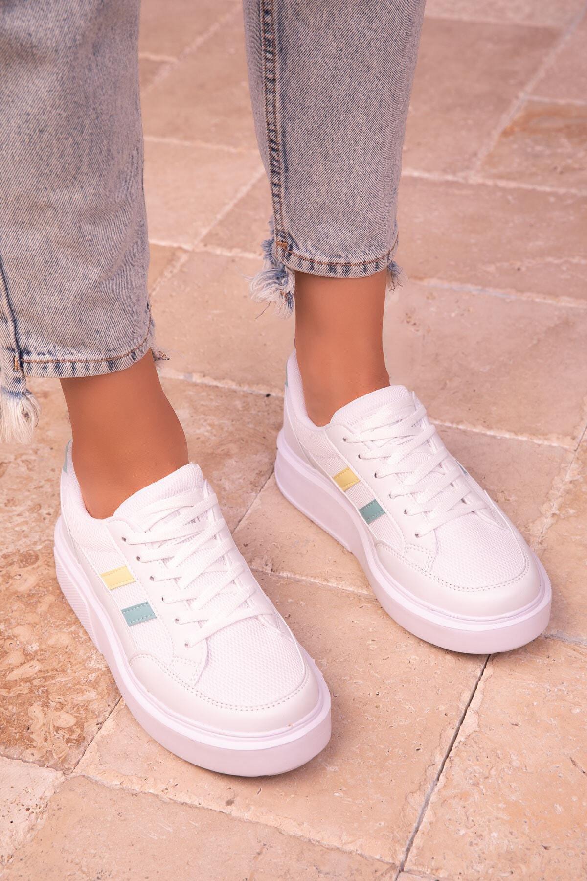 SOHO - White Lace-Up Sneakers