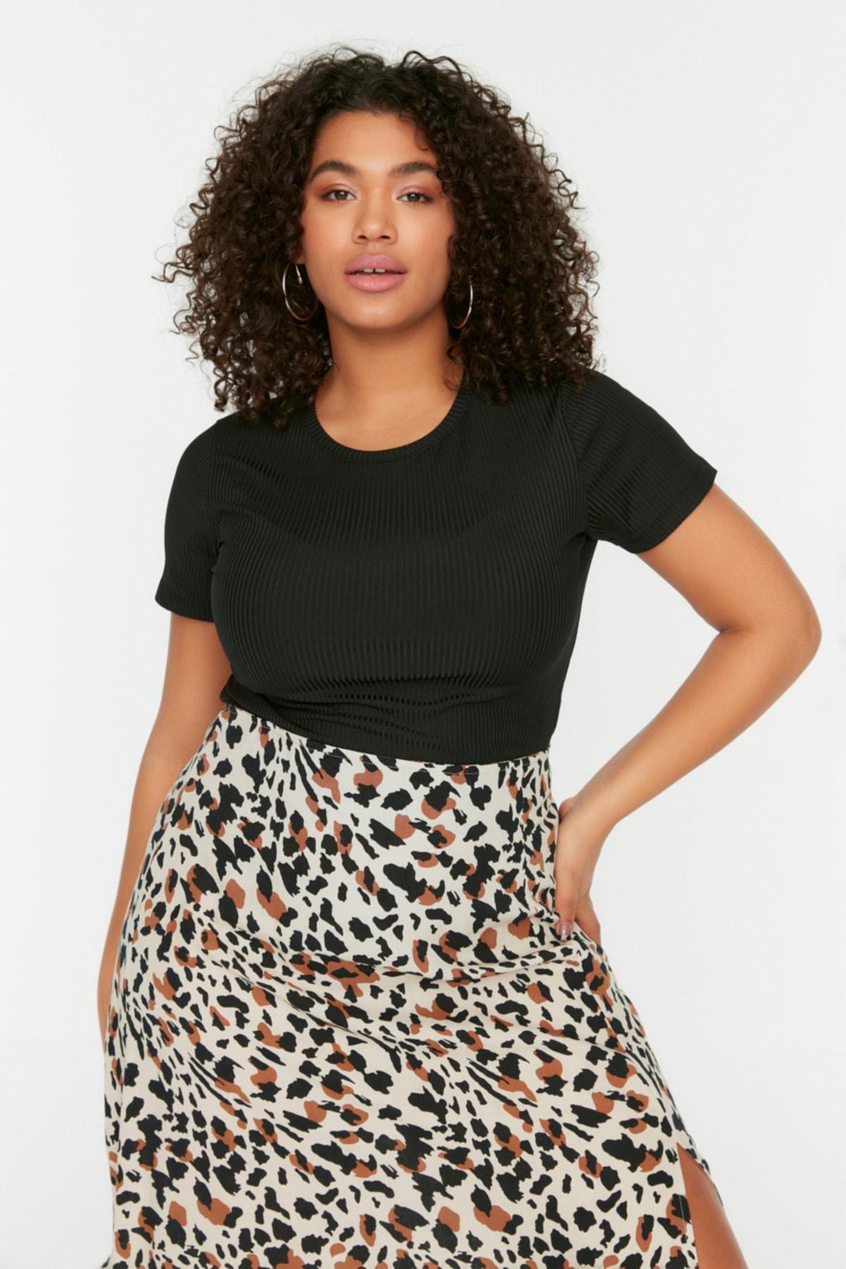 Black Slim Plus Size T-Shirt, , large image number 1