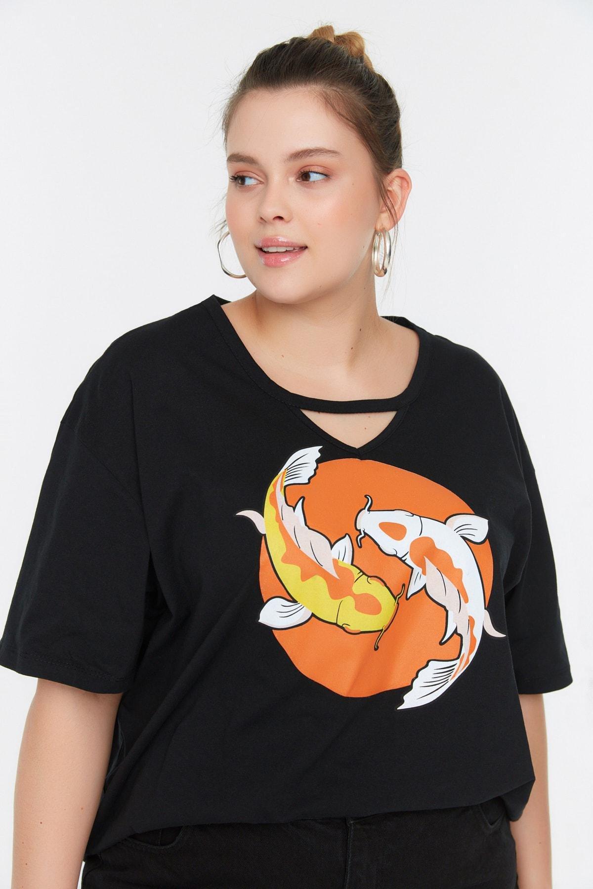 Black V-Neck Plus Size T-Shirt, , large image number 2