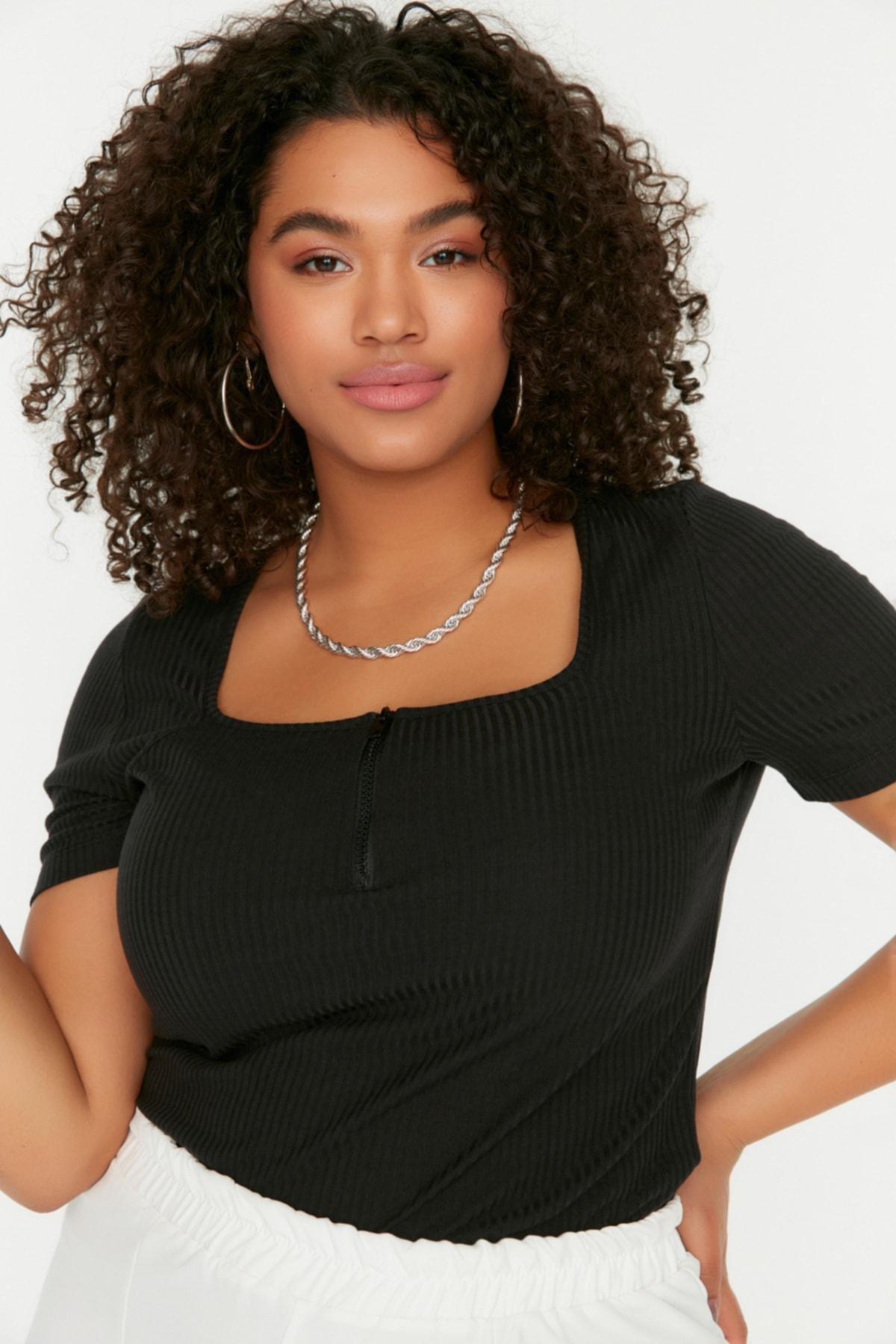 Black Fitted Plus Size Blouse, , large image number 2