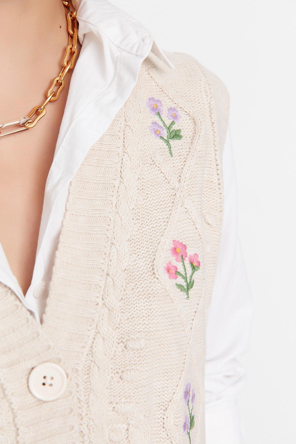 Beige Floral Sweater Vest, , large image number 2