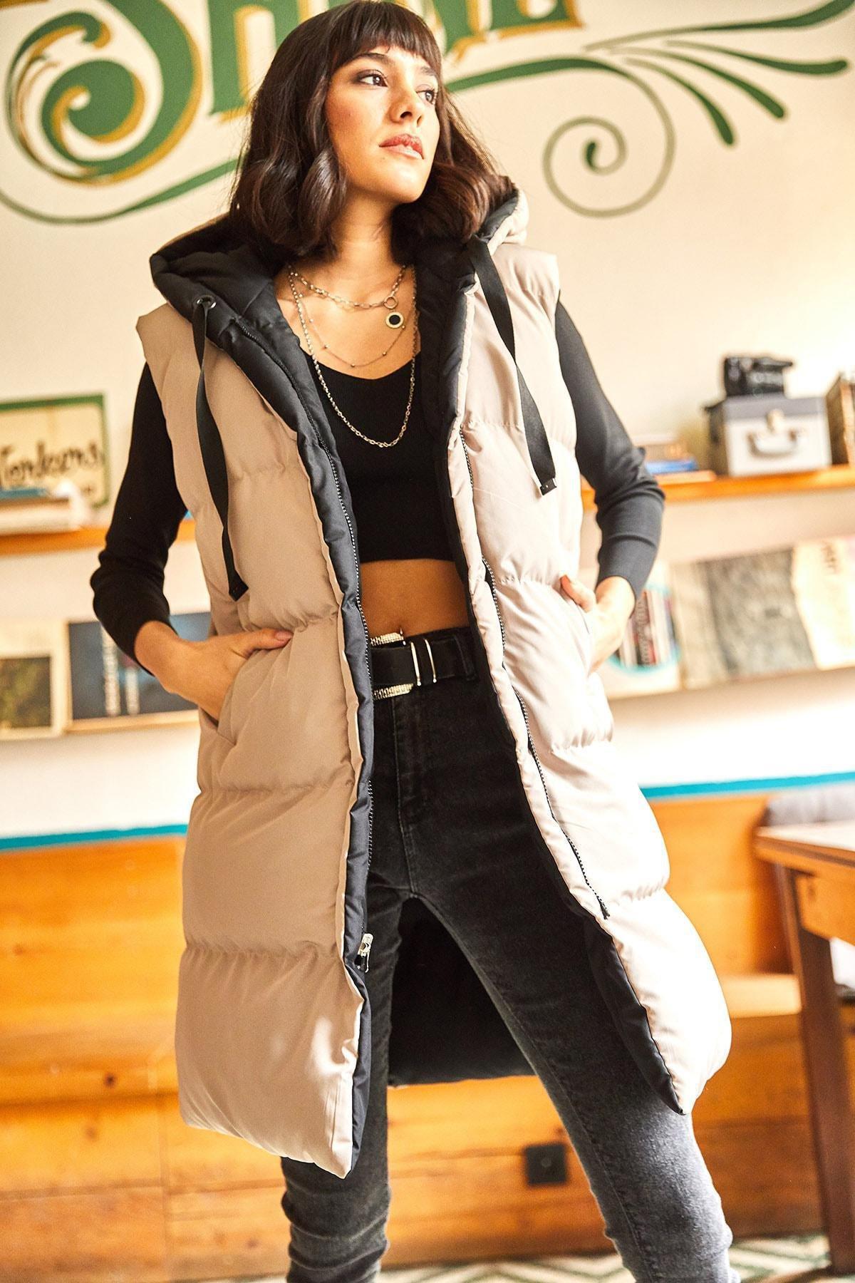 Black Hooded Puffer Vest, , large image number 4