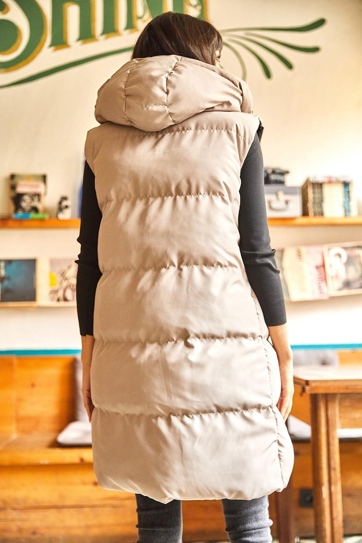 Black Hooded Puffer Vest, , large image number 5