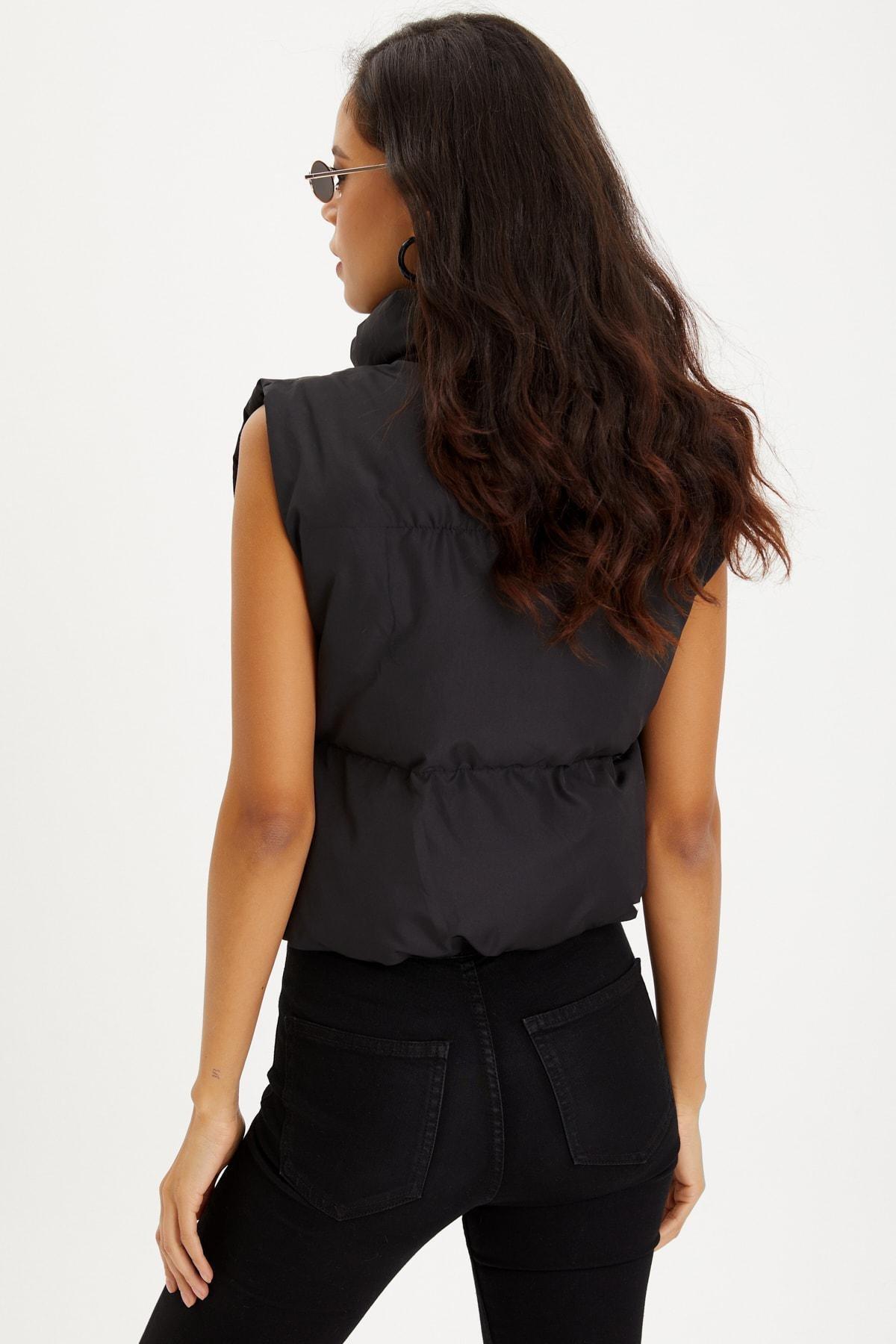 Black Puffer Vest, BLACK, large image number 4