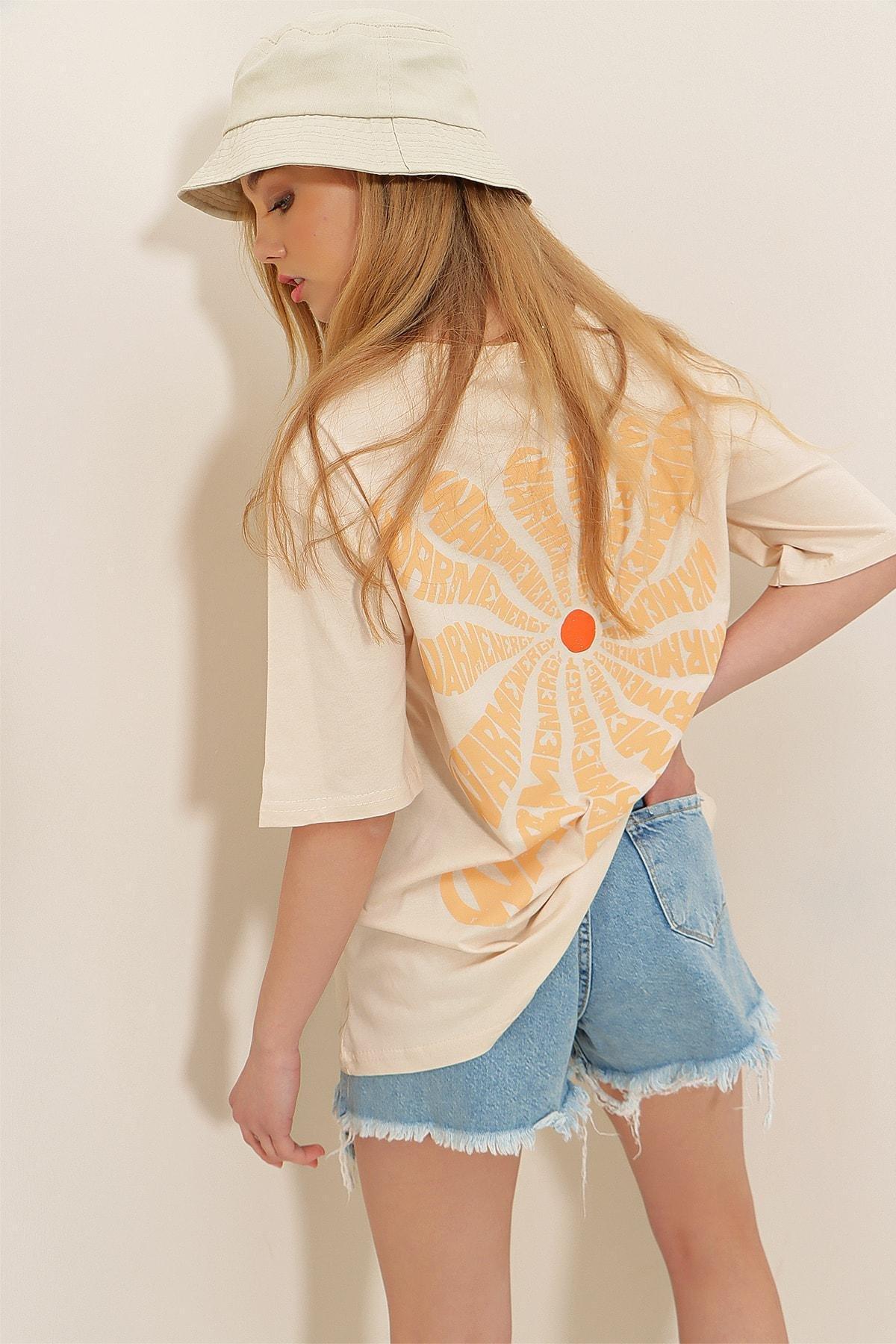 تيشيرت بقصة فضفاضة وفتحة رقبة مستديرة مزين بطبعة، بيج فاتح, Ecru, large image number 1