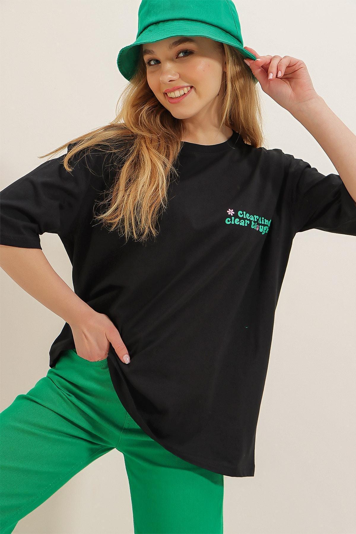 تيشيرت بقصة فضفاضة بفتحة رقبة مستديرة مزين بطبعة، أسود, Black, large image number 2