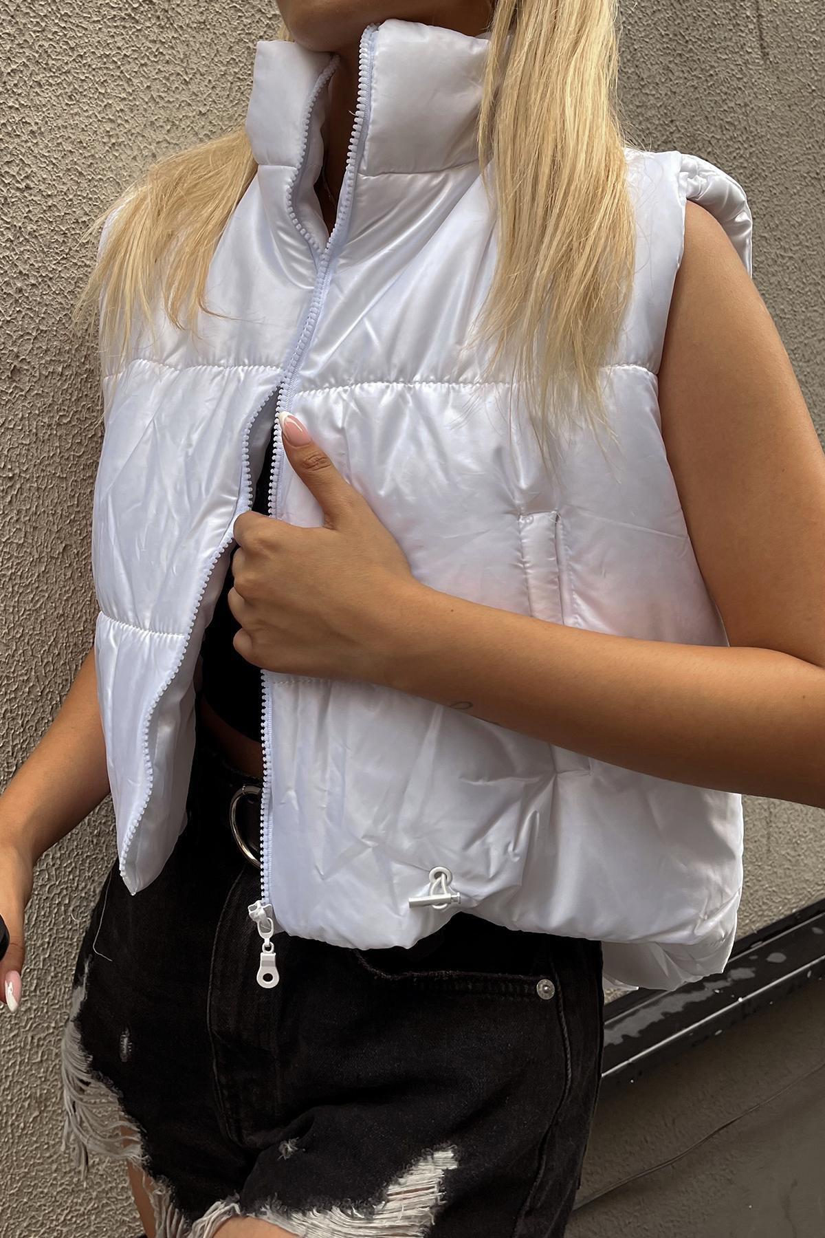 White Standing Collar Puffer Vest, , large image number 1