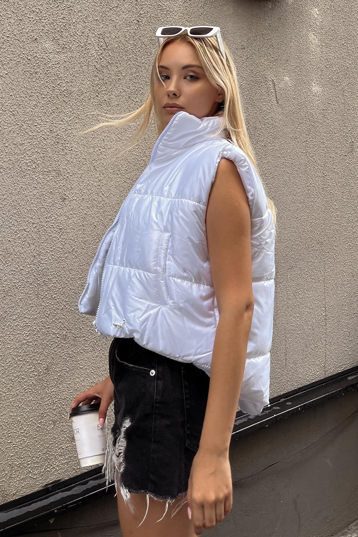 White Standing Collar Puffer Vest, , large image number 2