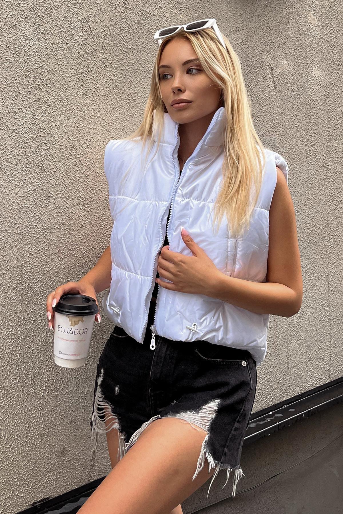 White Standing Collar Puffer Vest, , large image number 4