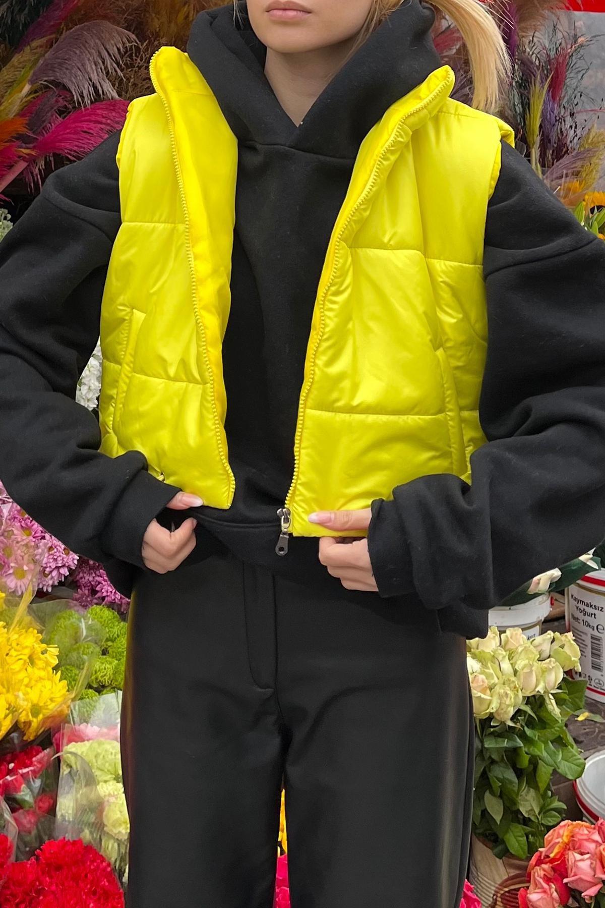 Alacati - Yellow Puffer Vest