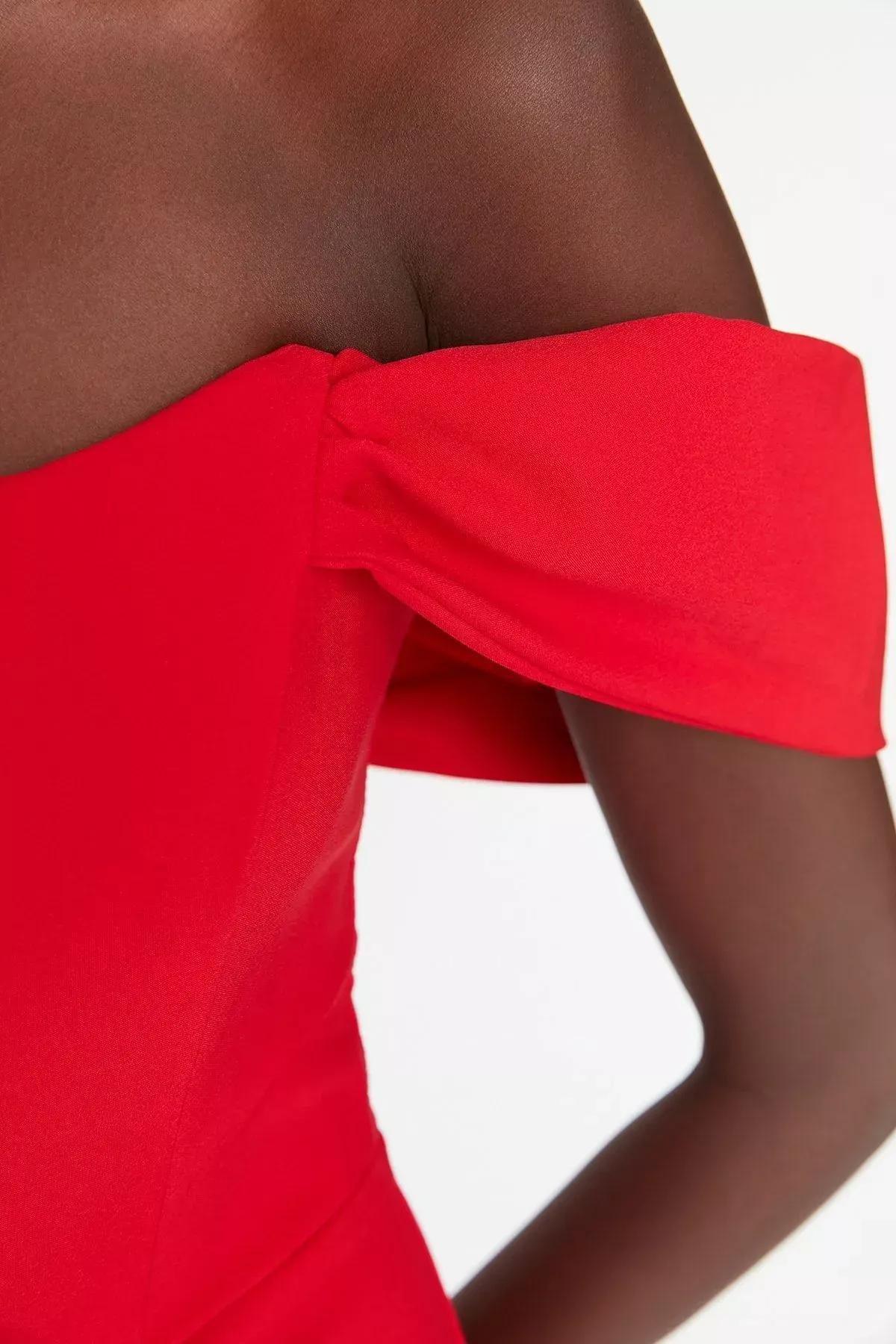 Red Bodycon Carmen Collar Dress, , large image number 3