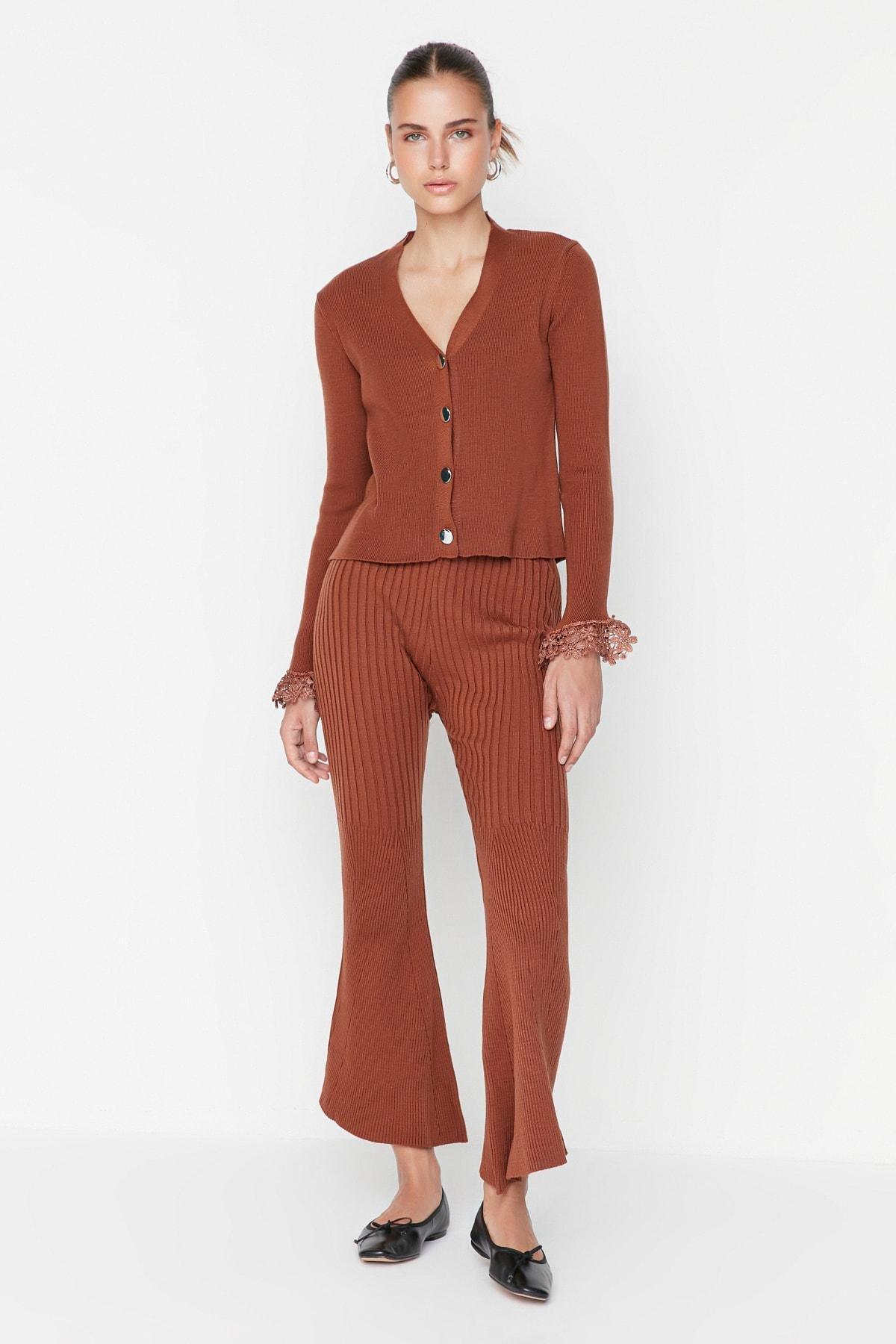 Brown V-Neck Co-Ord Set
, , large image number 0