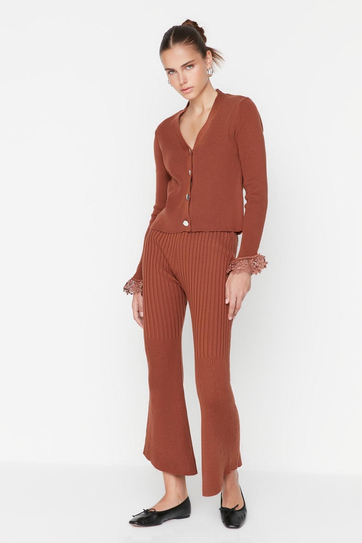 Brown V-Neck Co-Ord Set
, , large image number 1