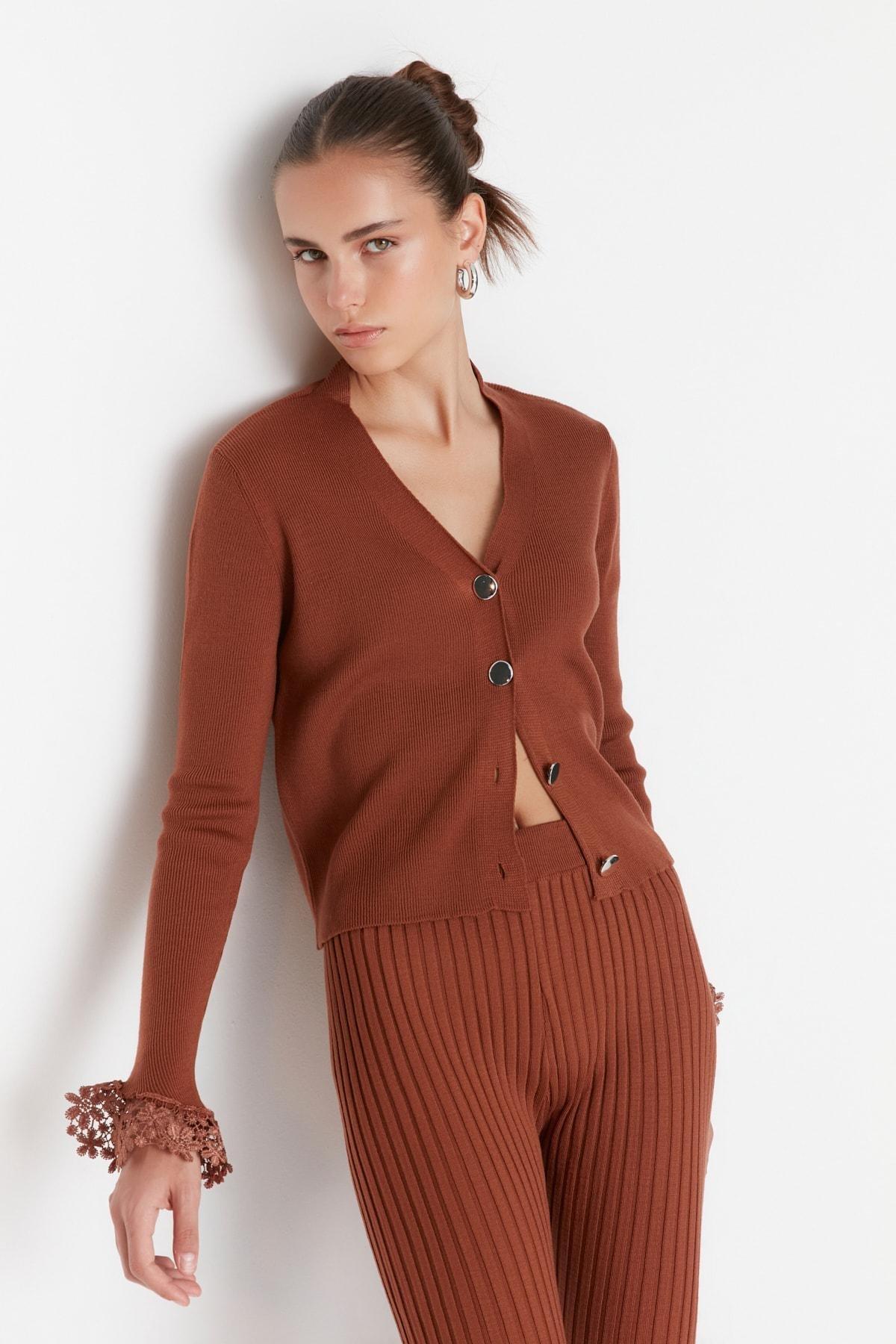 Brown V-Neck Co-Ord Set
, , large image number 2