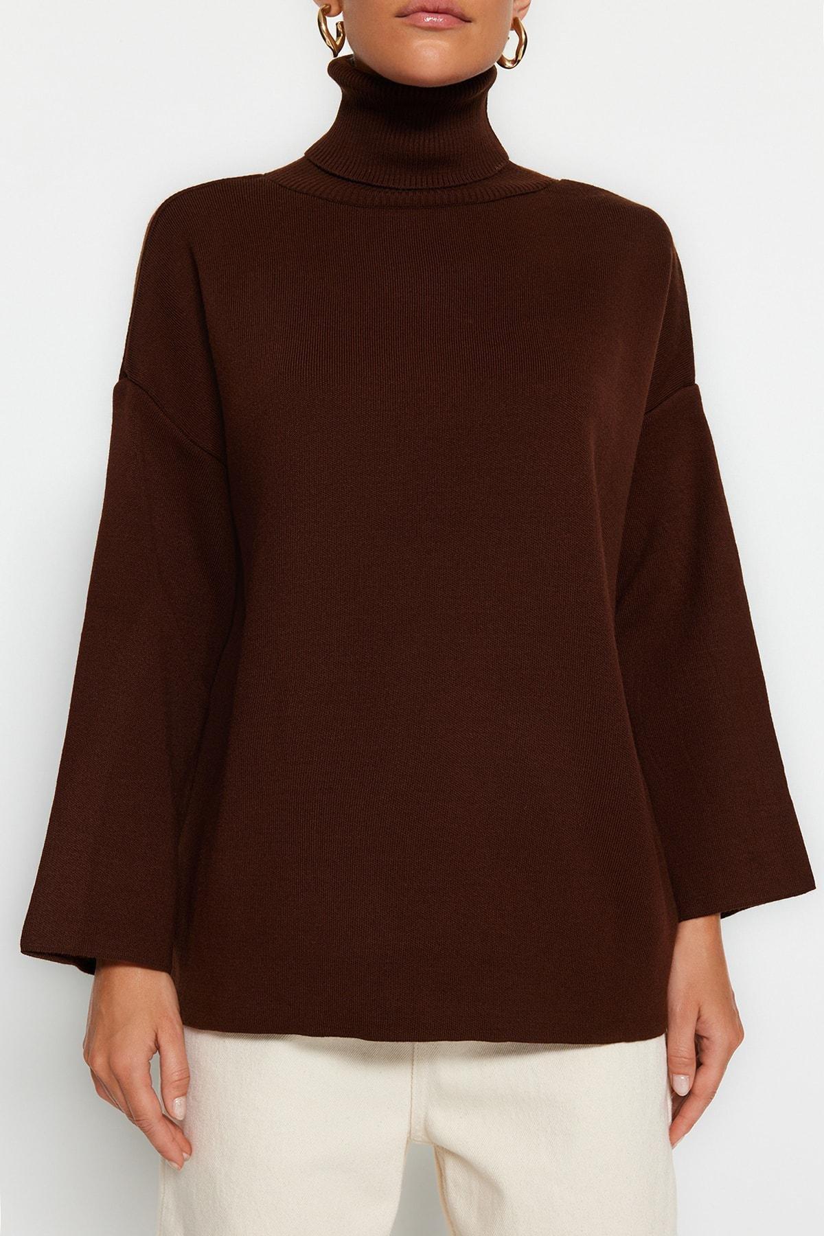 Brown Oversized Turtle Neck Sweater, , large image number 2