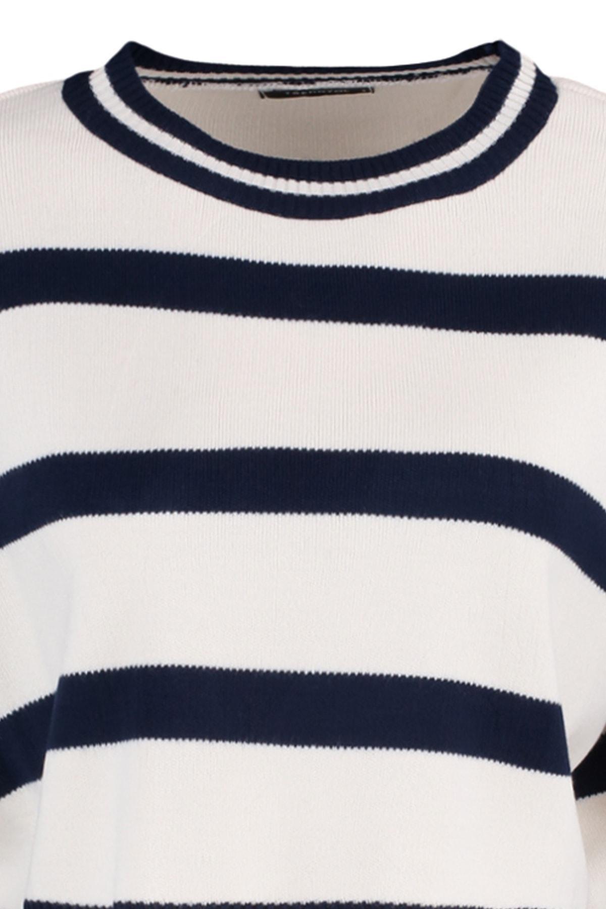 Trendyol - White Regular Striped Sweater<br>