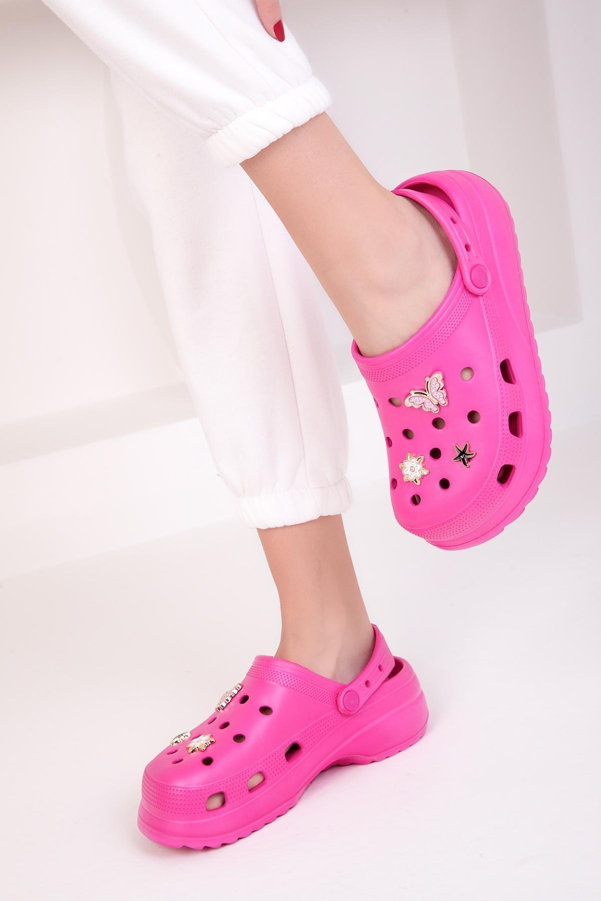 Pink Slippers, C101_3344, large image number 0