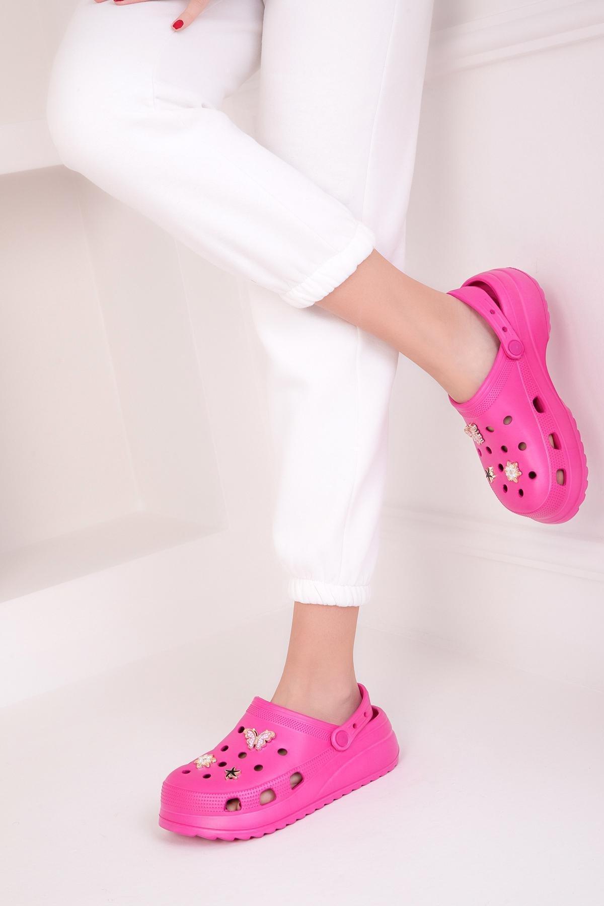 Pink Slippers, C101_3344, large image number 1