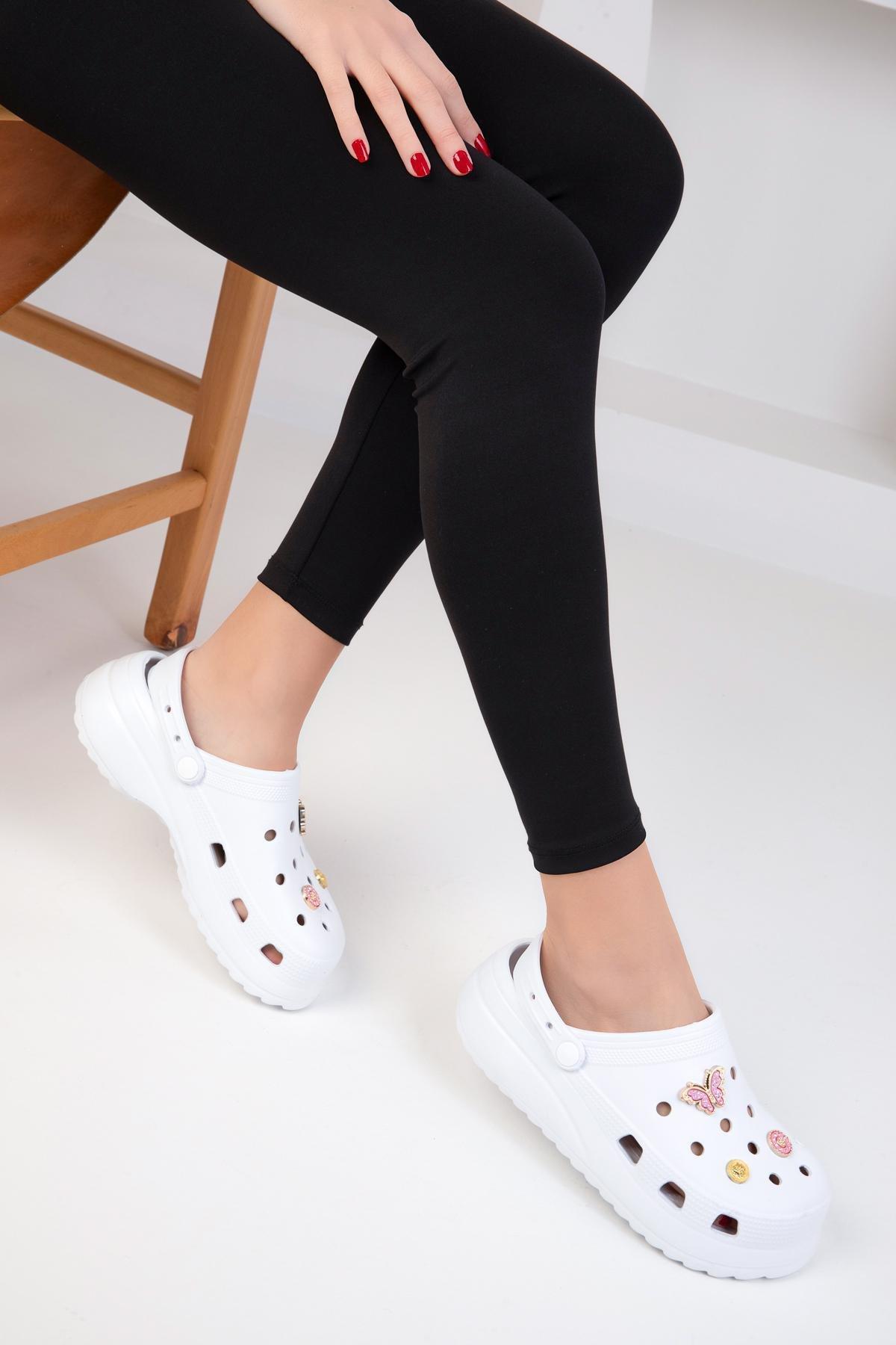 White Slippers, C101_4498, large image number 0