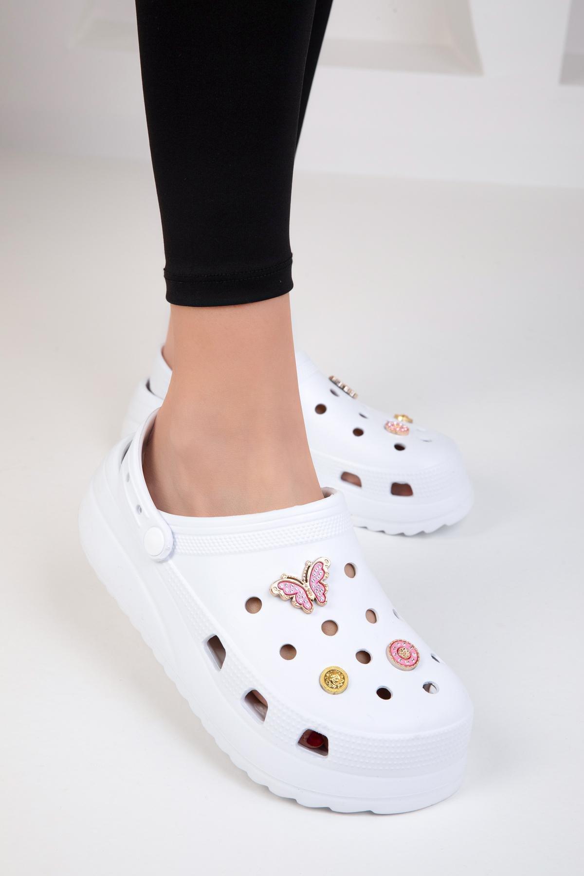 White Slippers, C101_4498, large image number 2