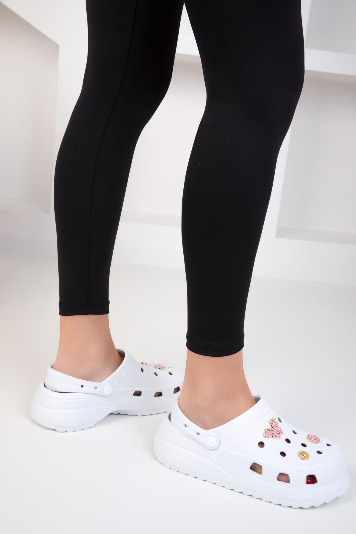 White Slippers, C101_4498, large image number 3