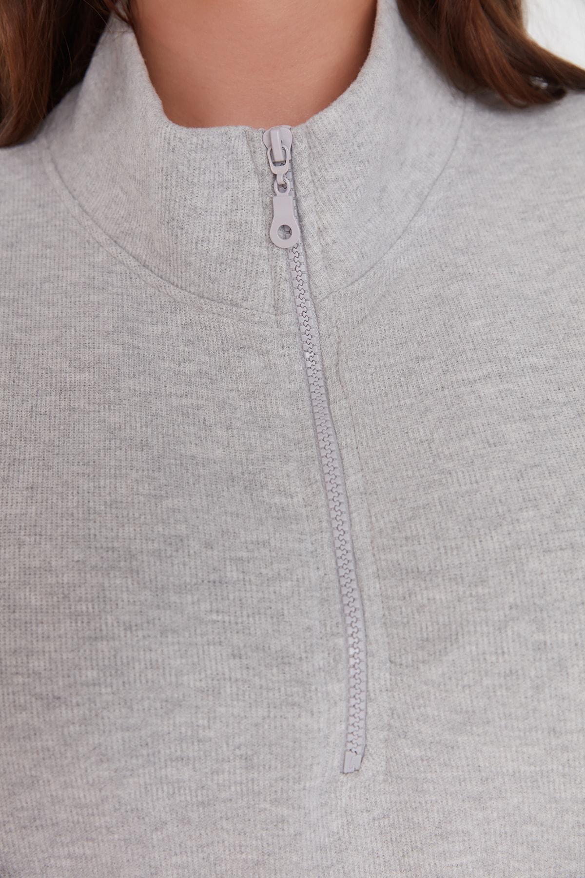Trendyol - Grey Regular Plus Size Sweatshirt