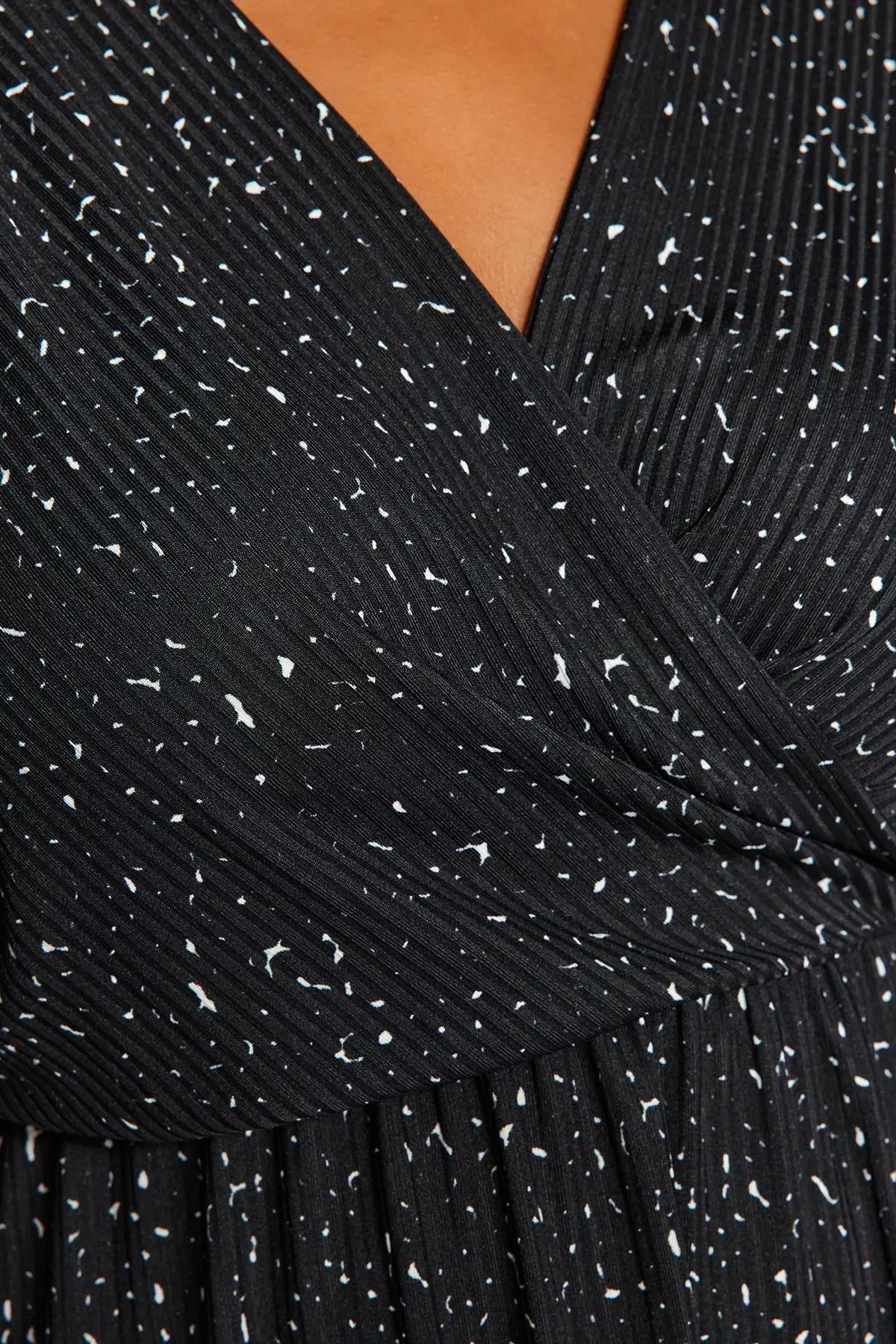 Black A-Line Plus Size Mini Dress, , large image number 3