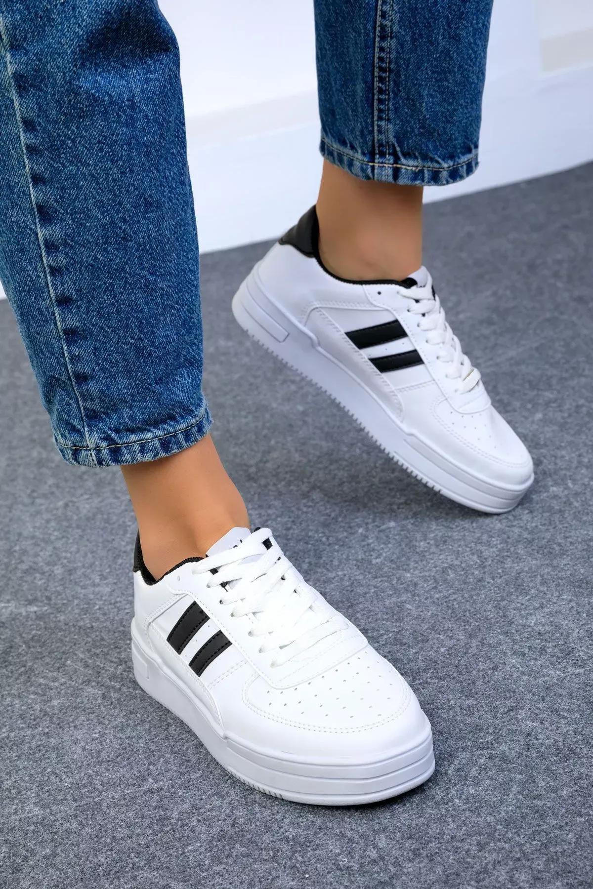 SOHO - White Unisex Sneaker