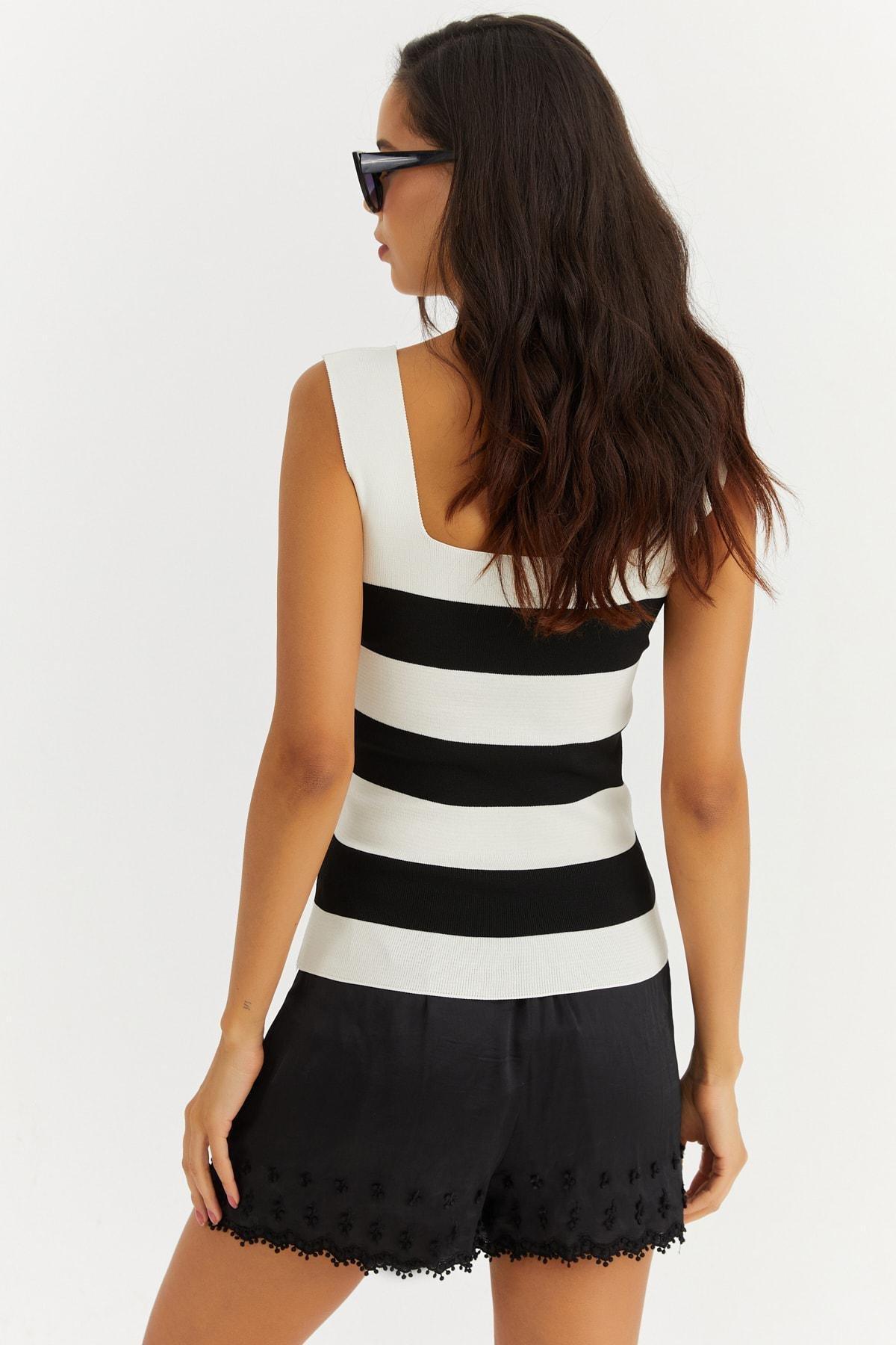 Cool & Sexy - White Striped Slim Top