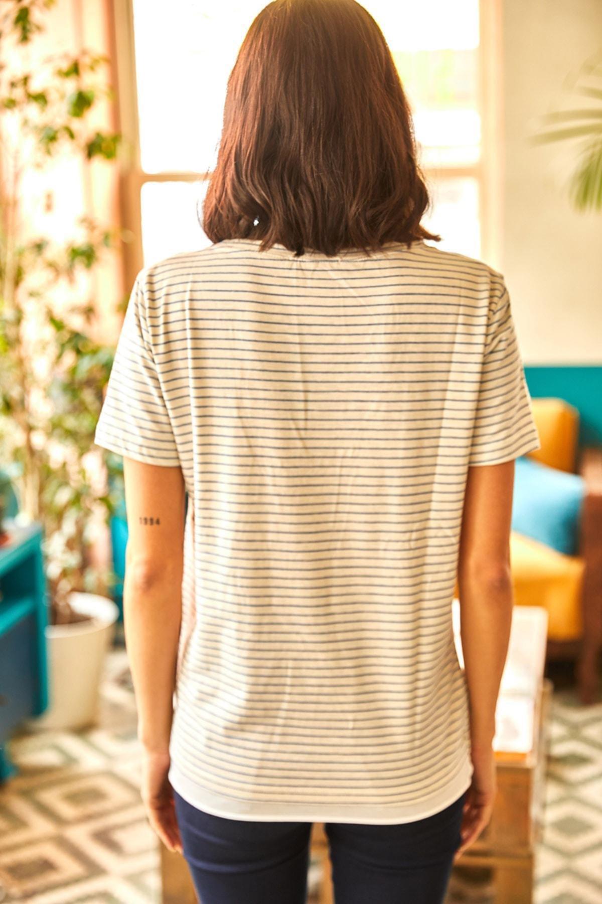 Ecru Striped V-Neck Printed Knitted T-Shirt, , large image number 4