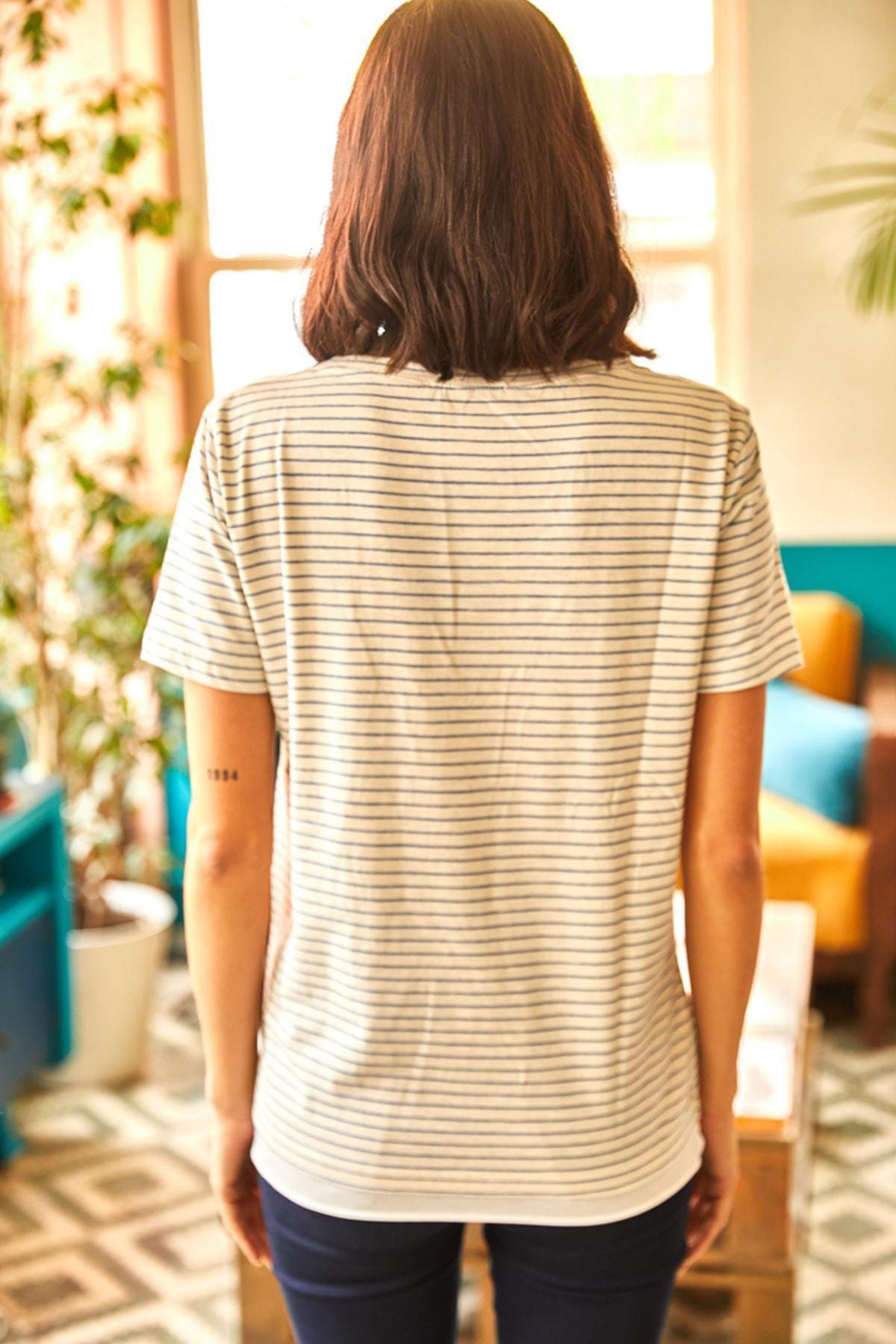 Olalook - Ecru Striped V-Neck Printed Knitted T-Shirt