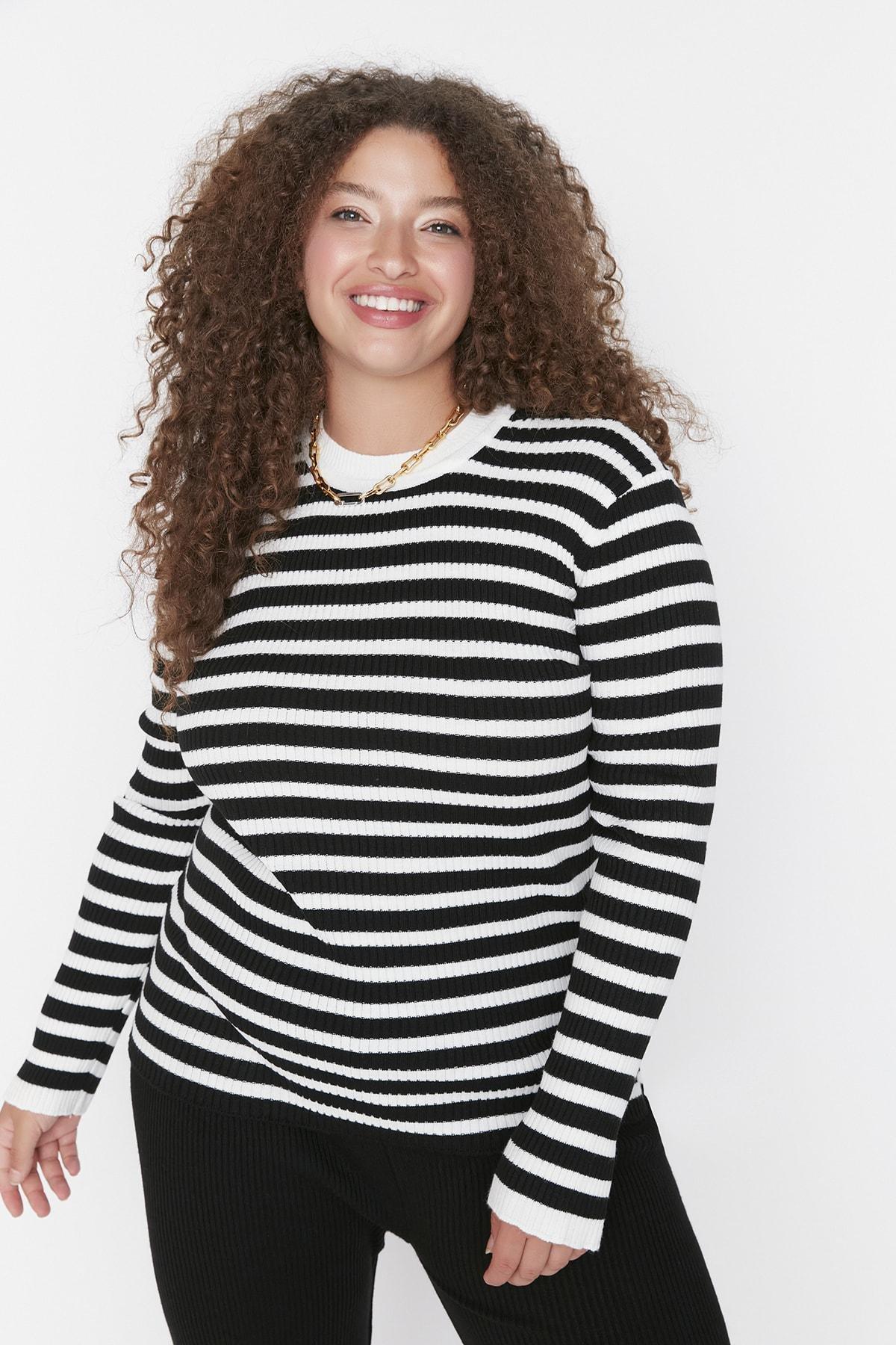 Black Crew Neck Plus Size Sweater, , large image number 0